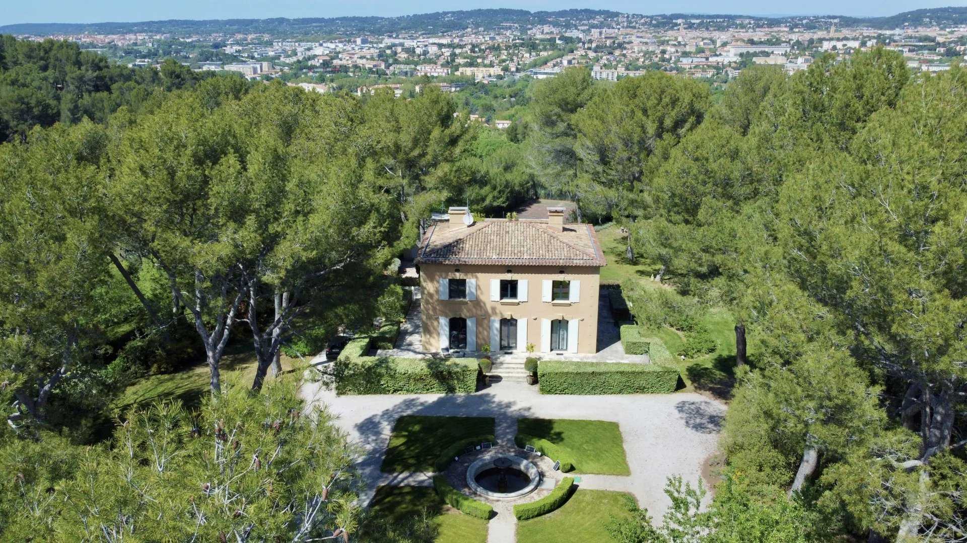Talo sisään Aix-en-Provence, Bouches-du-Rhône 12629713
