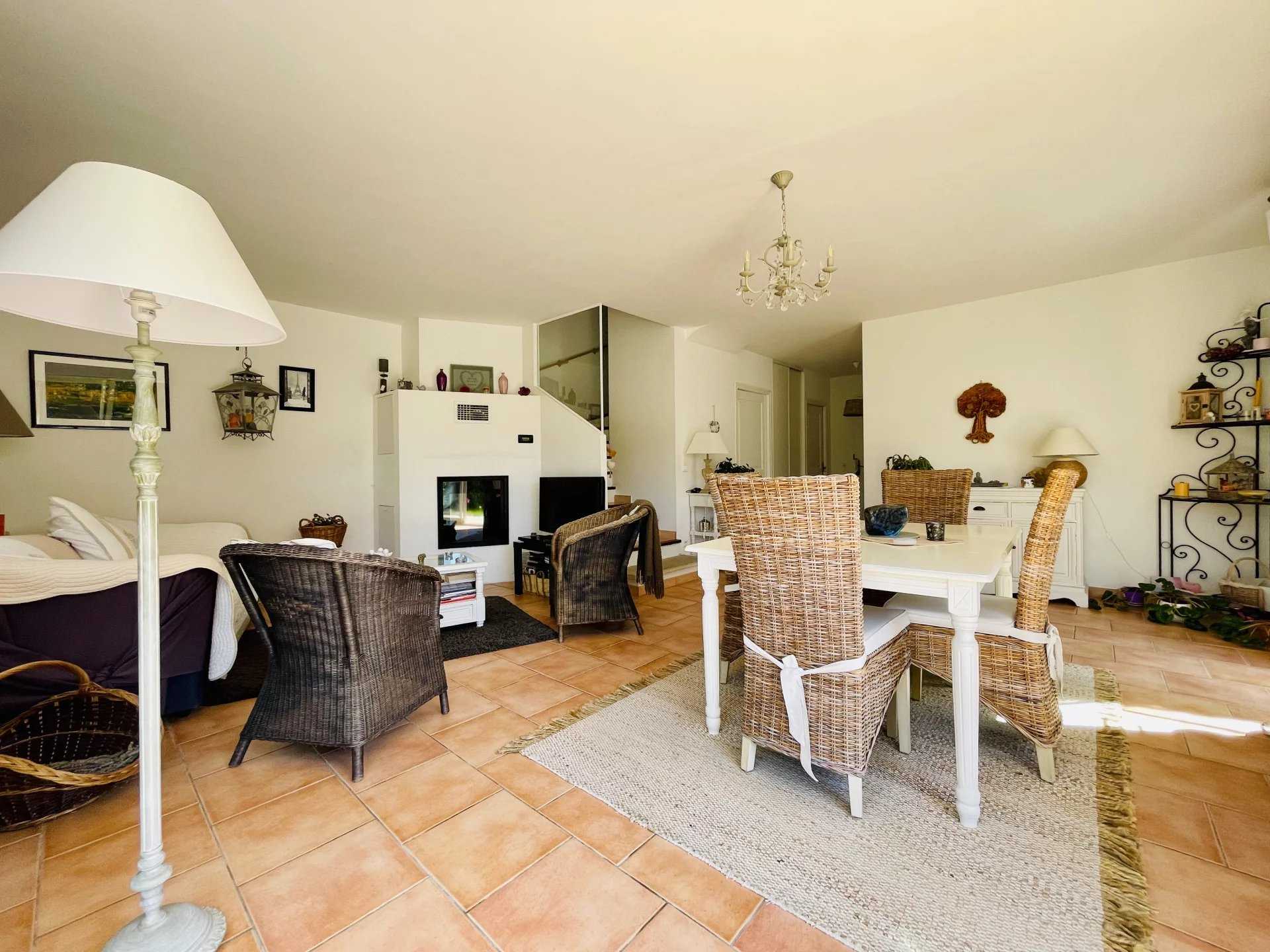公寓 在 Vaison-la-Romaine, Vaucluse 12629800
