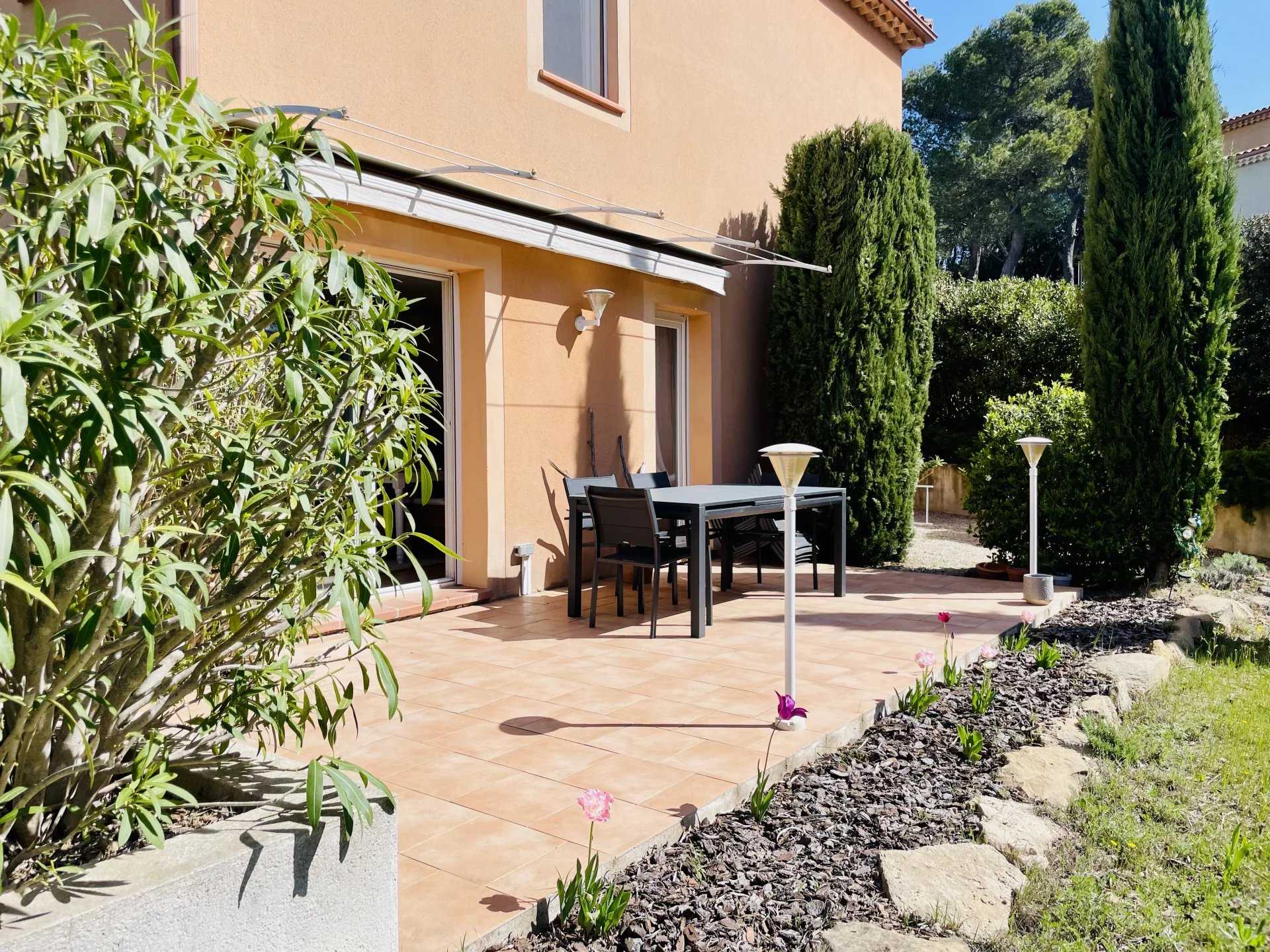 Eigentumswohnung im Vaison-la-Romaine, Provence-Alpes-Cote d'Azur 12629800