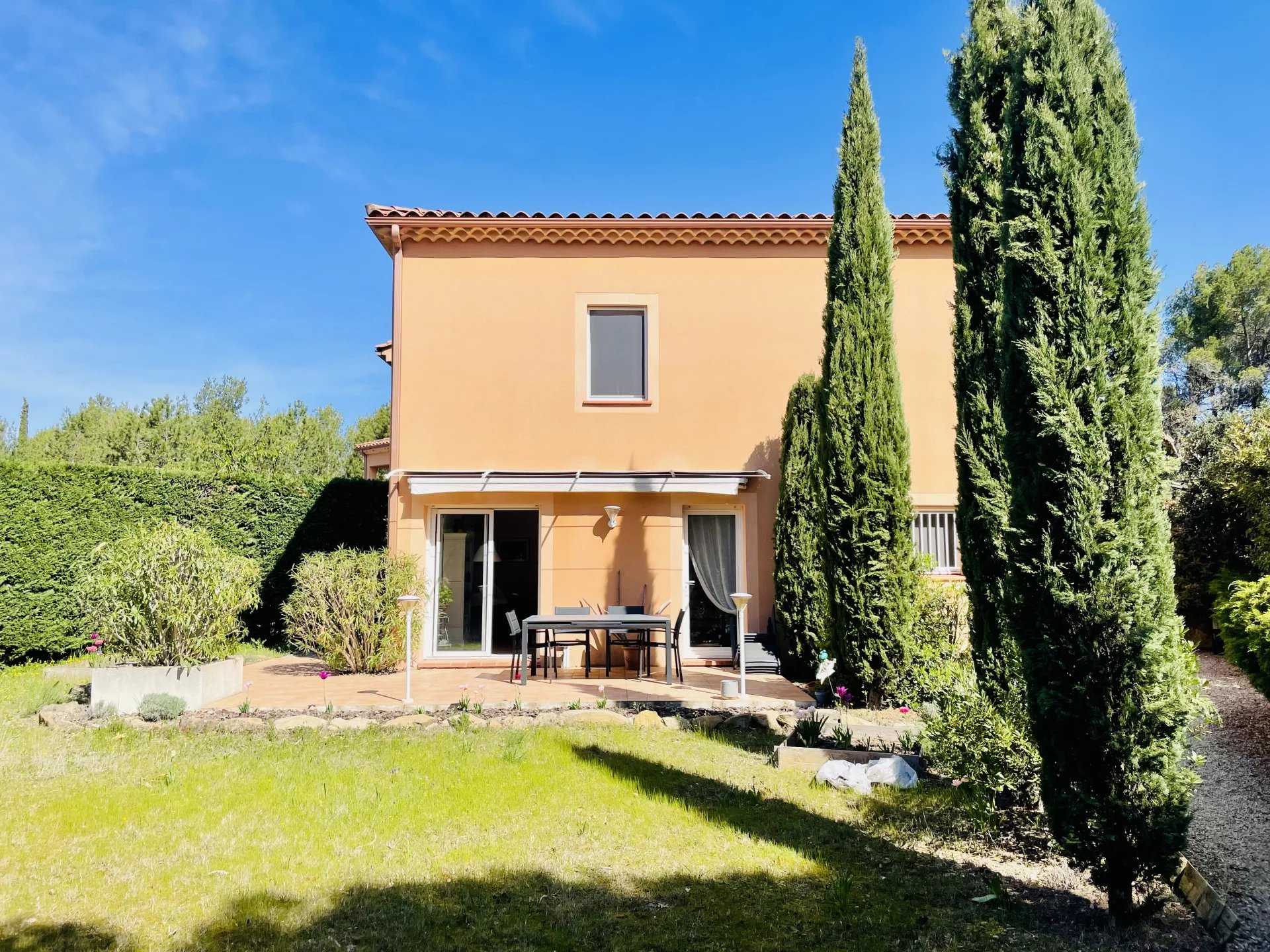 公寓 在 Vaison-la-Romaine, Provence-Alpes-Cote d'Azur 12629800