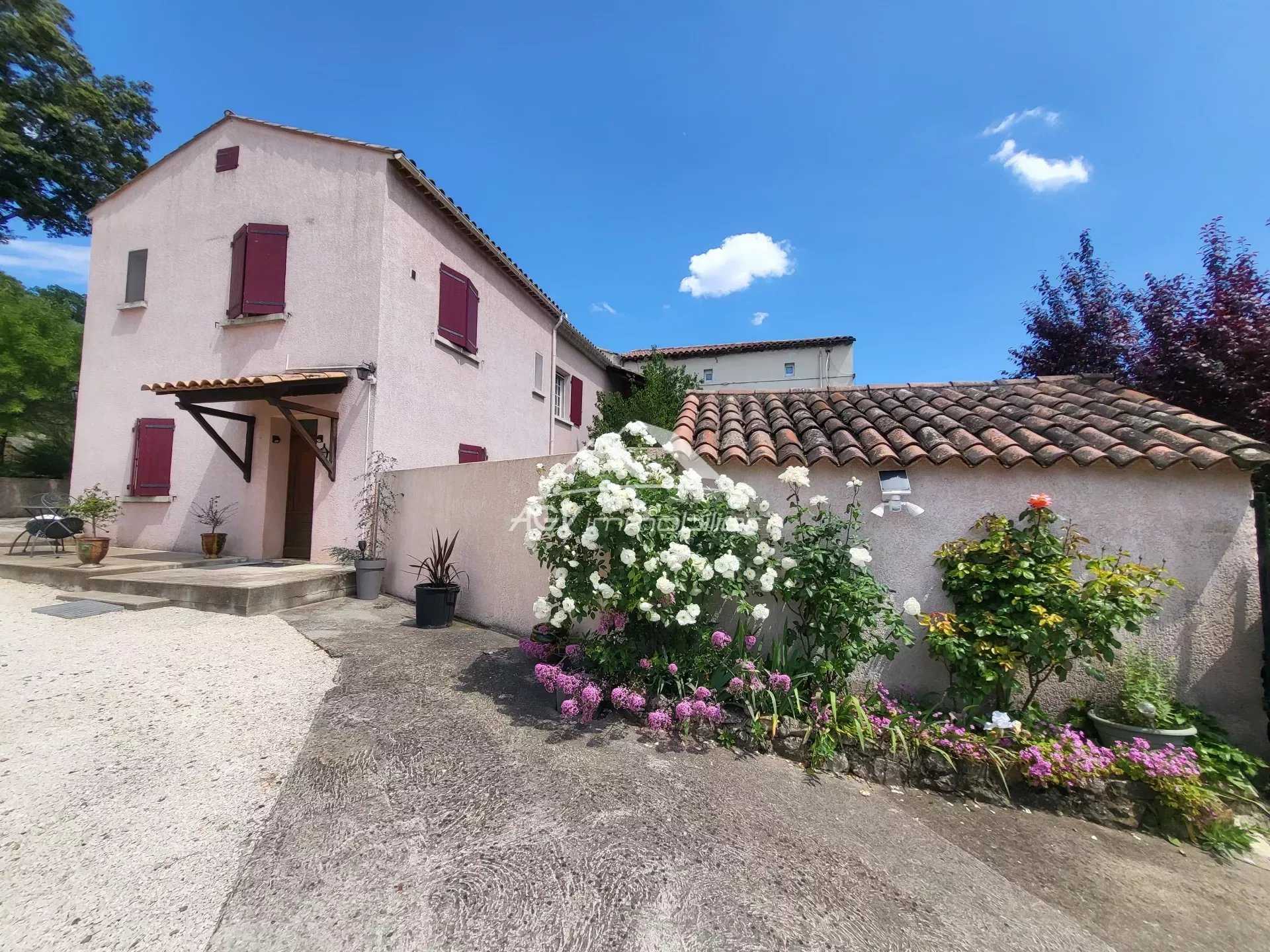 Casa nel Saint-Privat-des-Vieux, Occitanie 12629941