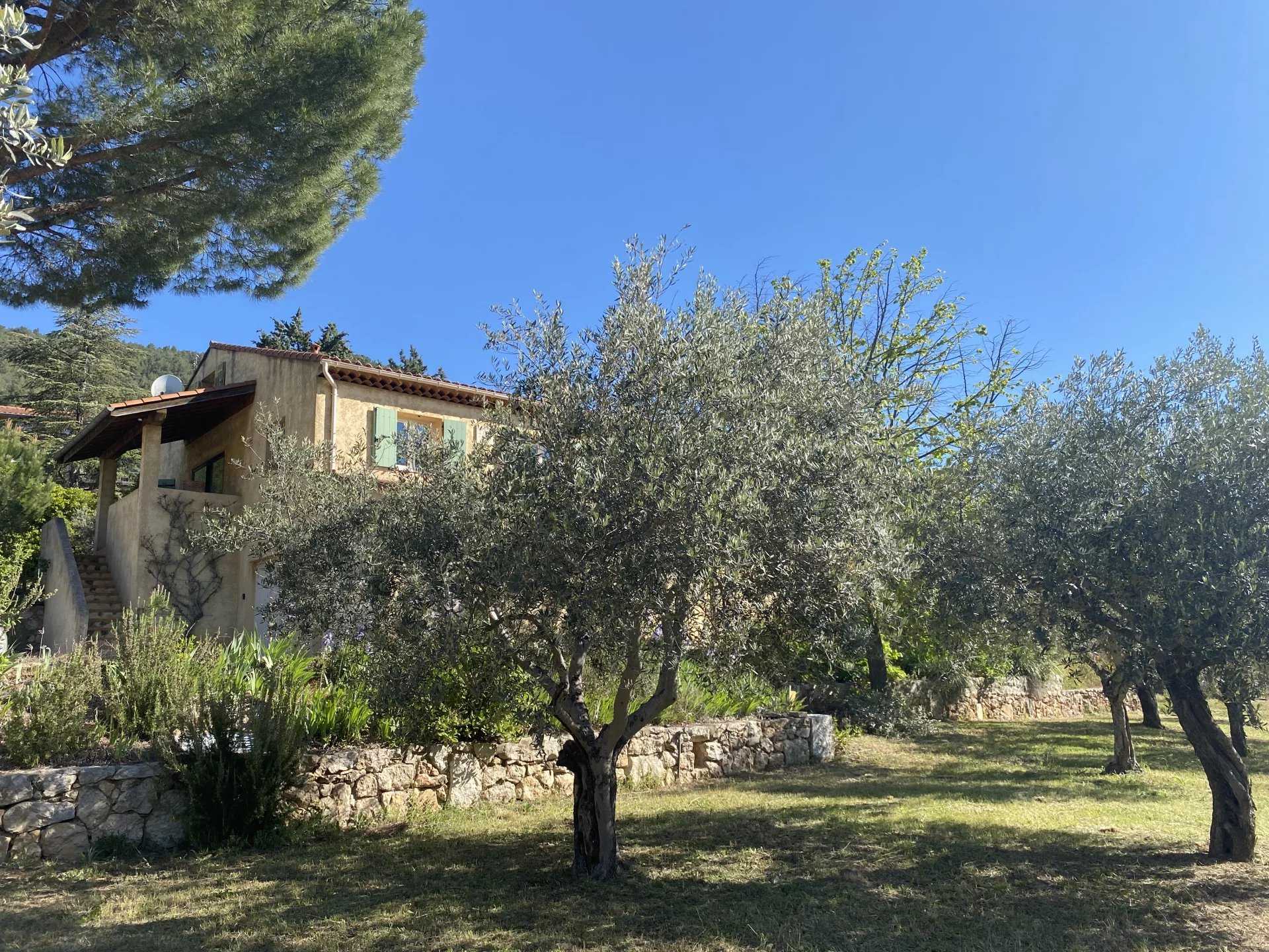 Hus i Auriol, Provence-Alpes-Cote d'Azur 12630028