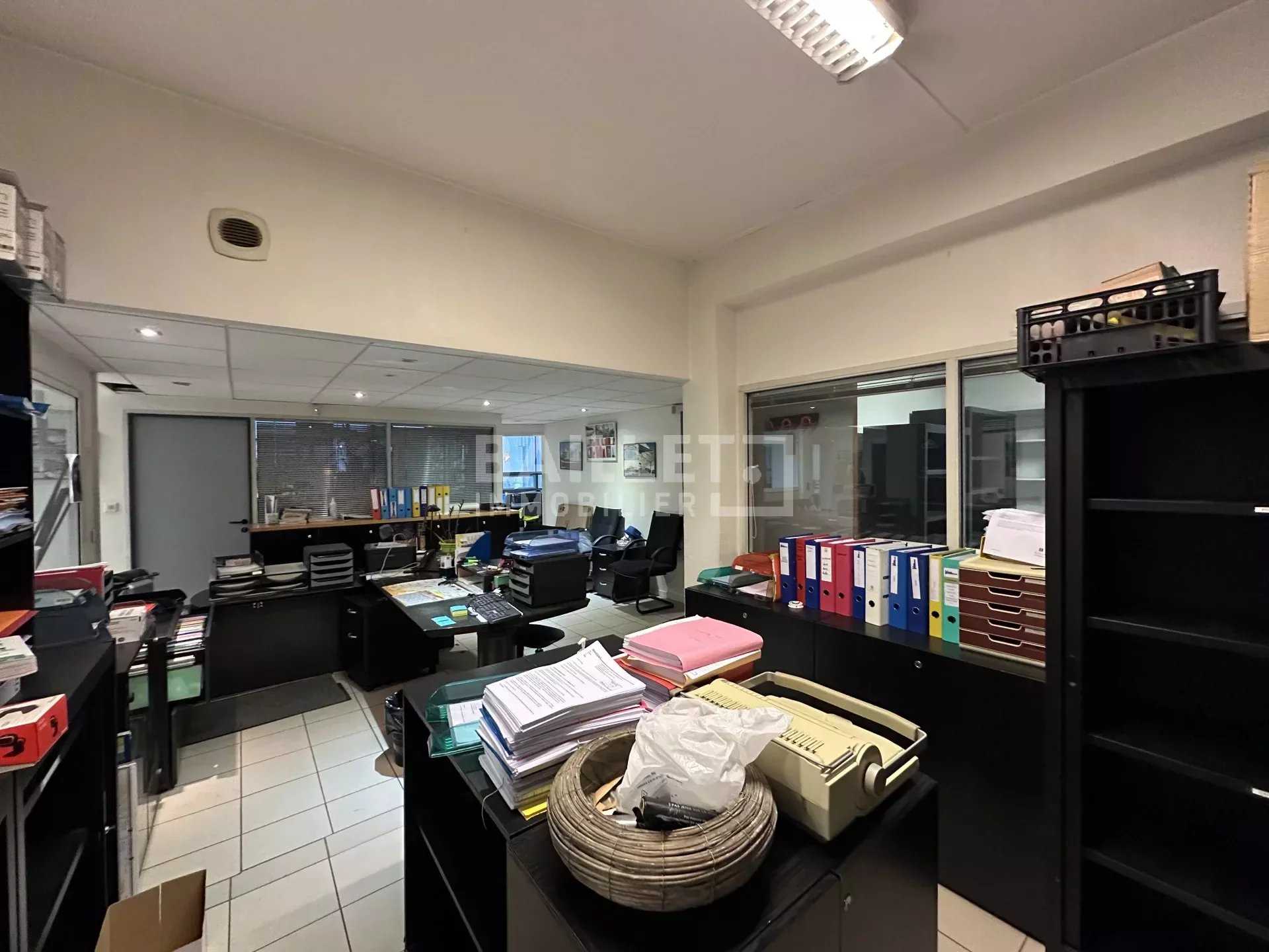 Office in Antibes, Provence-Alpes-Cote d'Azur 12630050