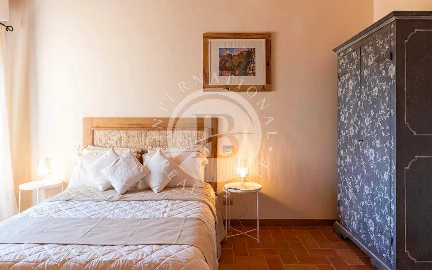 公寓 在 San Gimignano, Siena 12630080