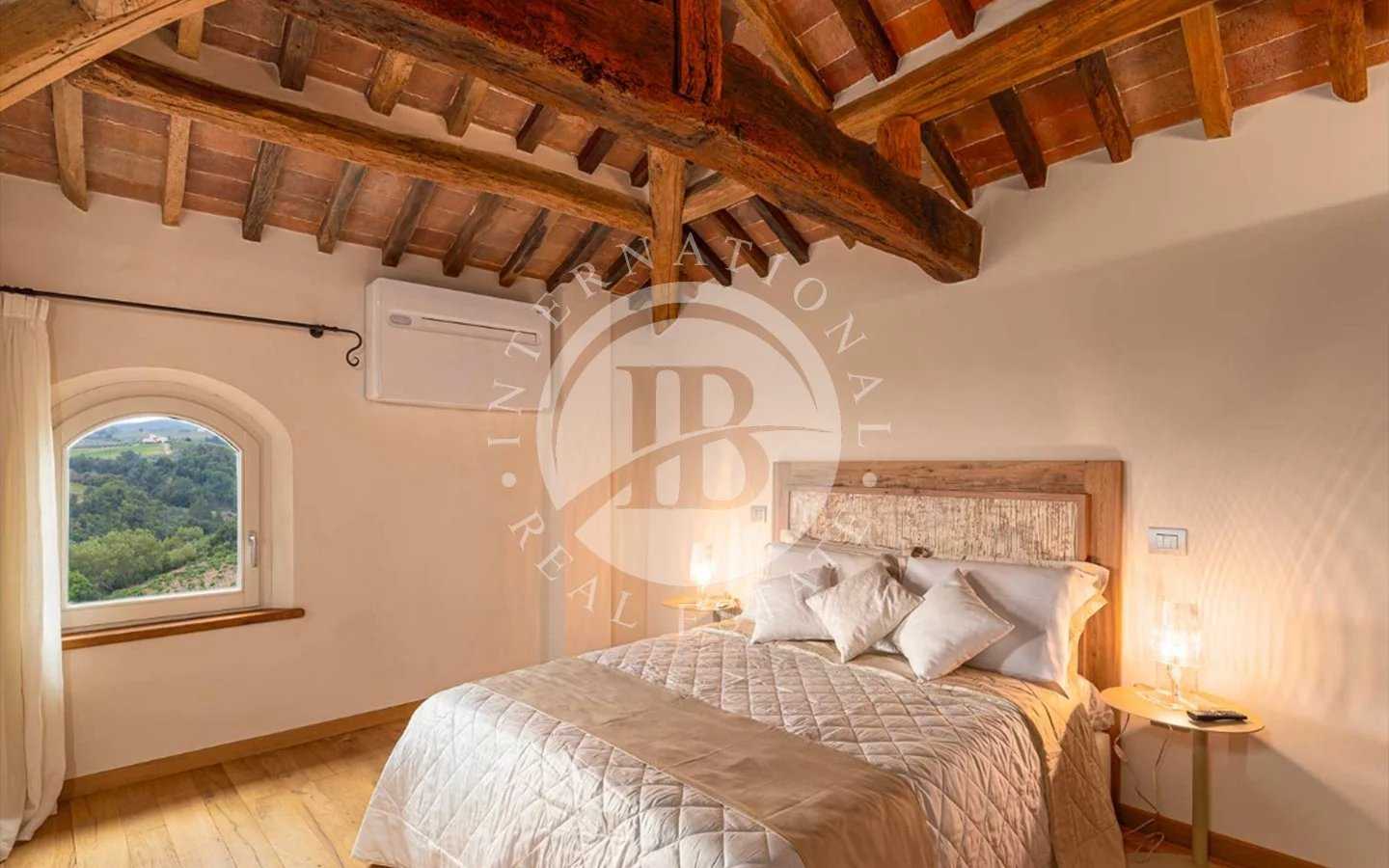 公寓 在 San Gimignano, Siena 12630081