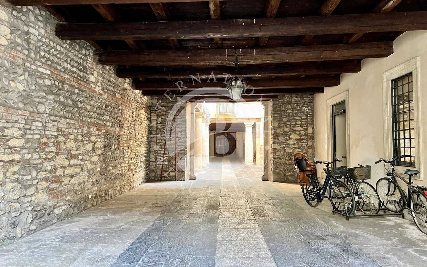 Condominium in Verona, Verona 12630092