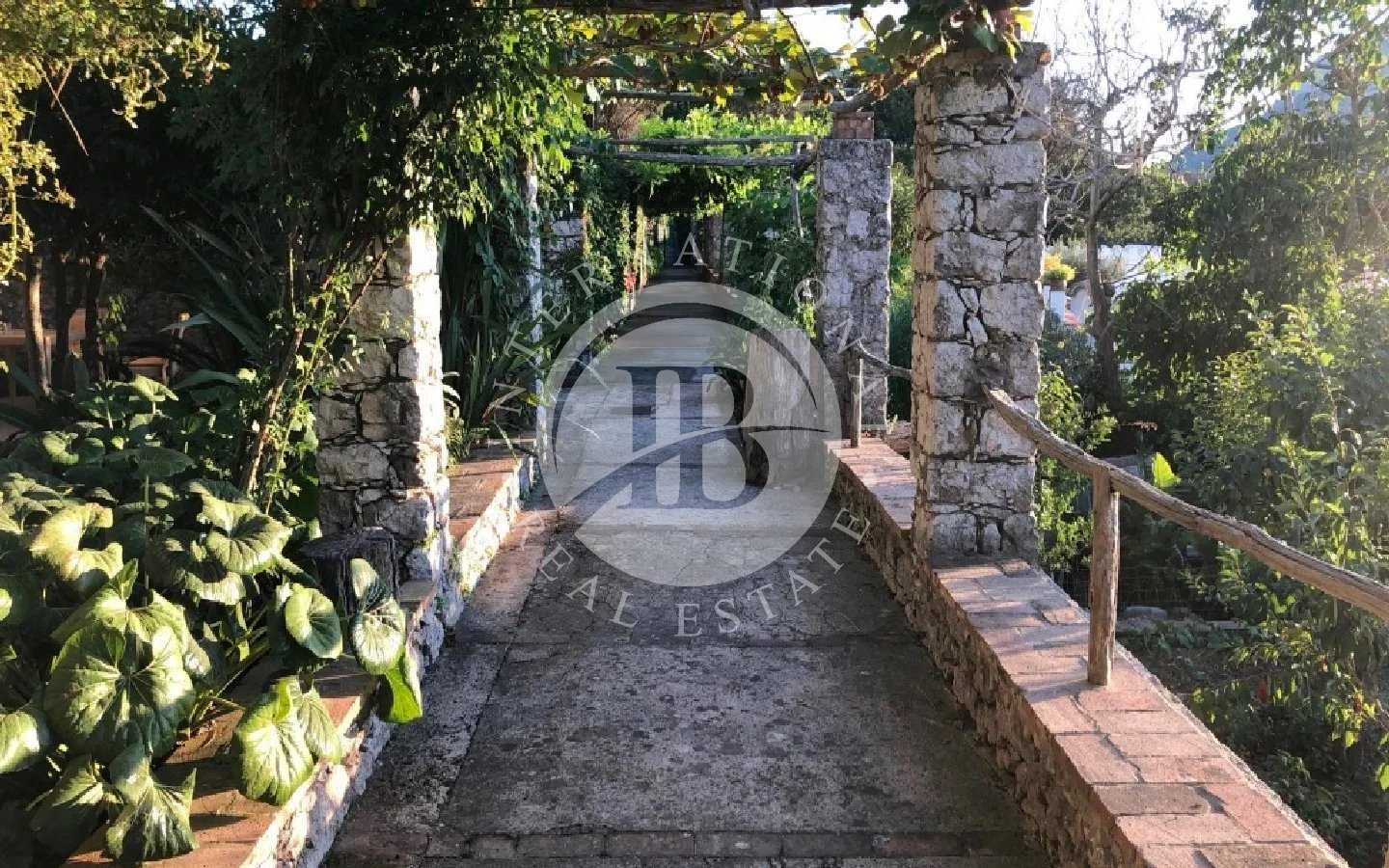 Eigentumswohnung im Capri, Campania 12630104