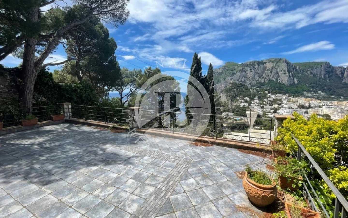 Condominium in Capri, Campania 12630106
