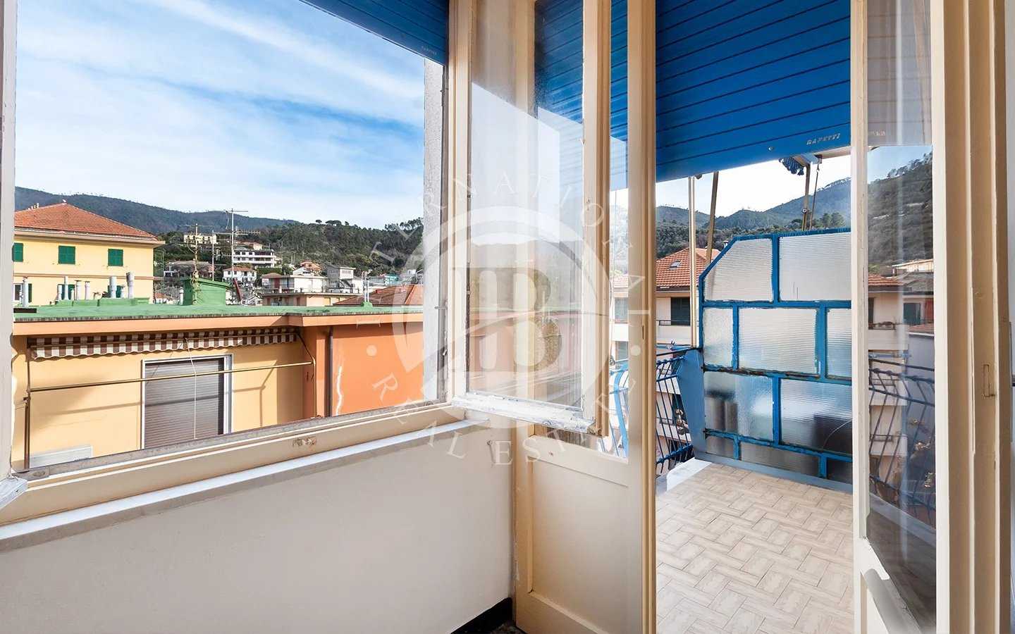 Condominium in Levanto, Liguria 12630111