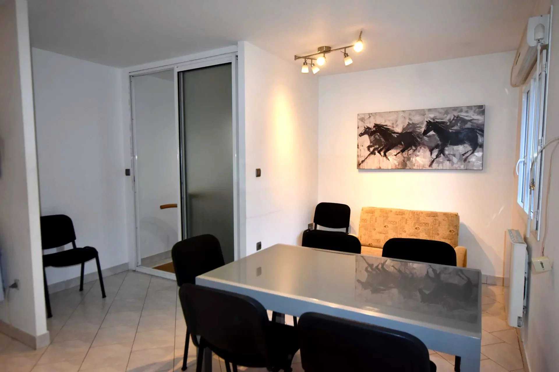 公寓 在 L'Aiguillon, 奧克西塔尼 12630192