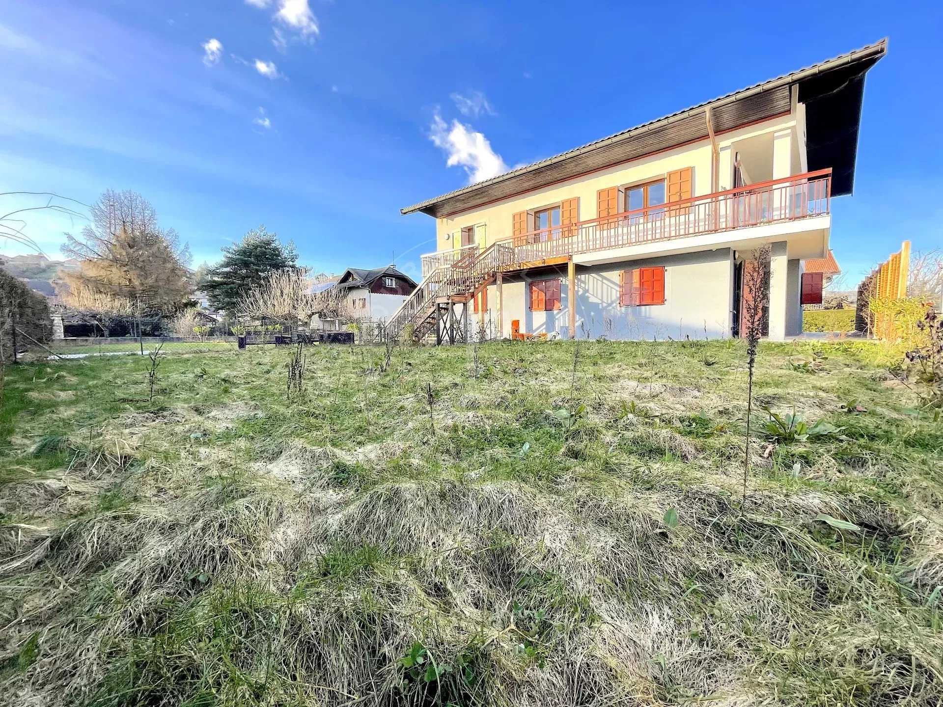 Condominium in Poisy, Auvergne-Rhone-Alpes 12630206