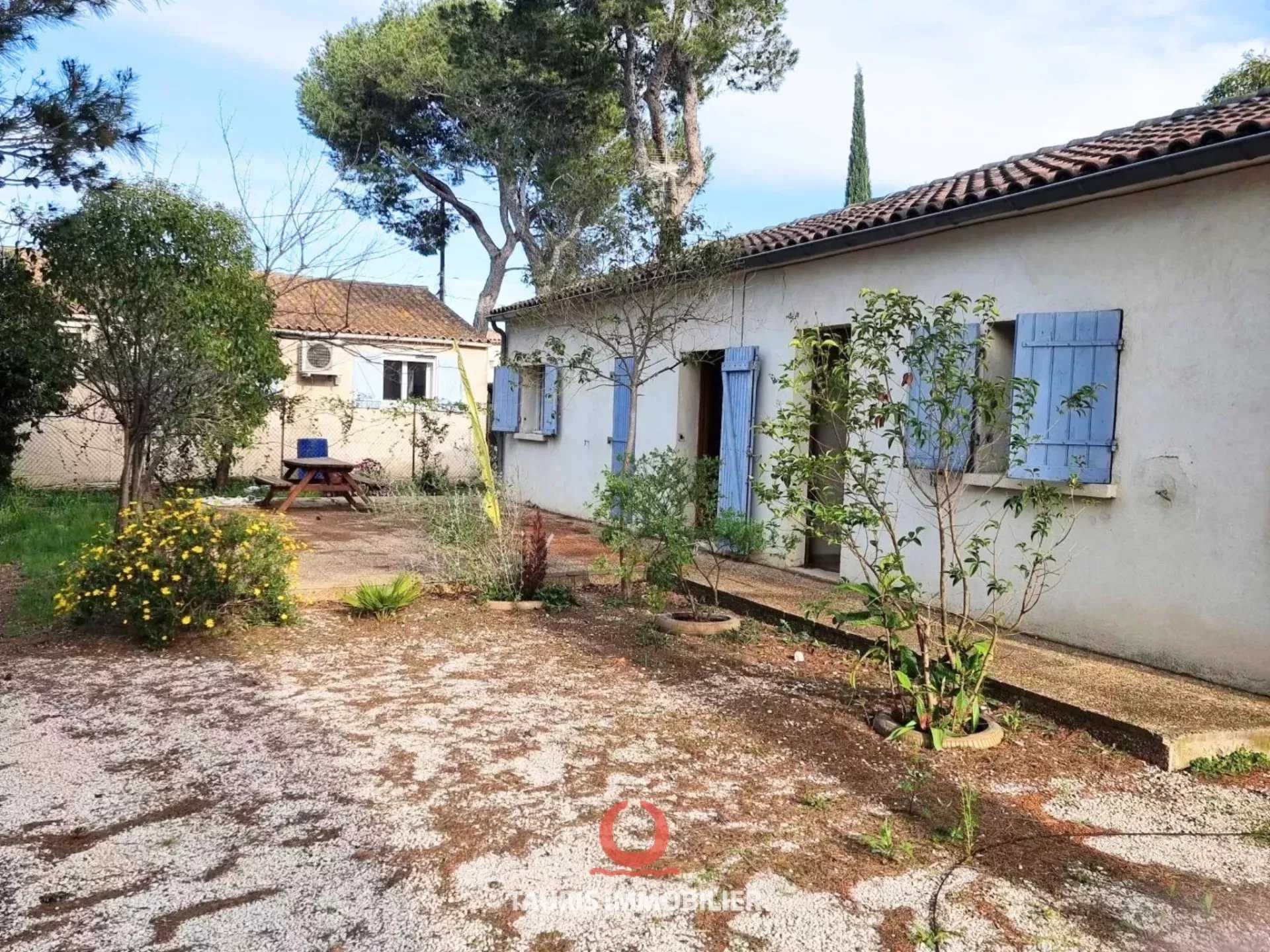Casa nel Saint-Mitre-les-Remparts, Provence-Alpes-Cote d'Azur 12630266