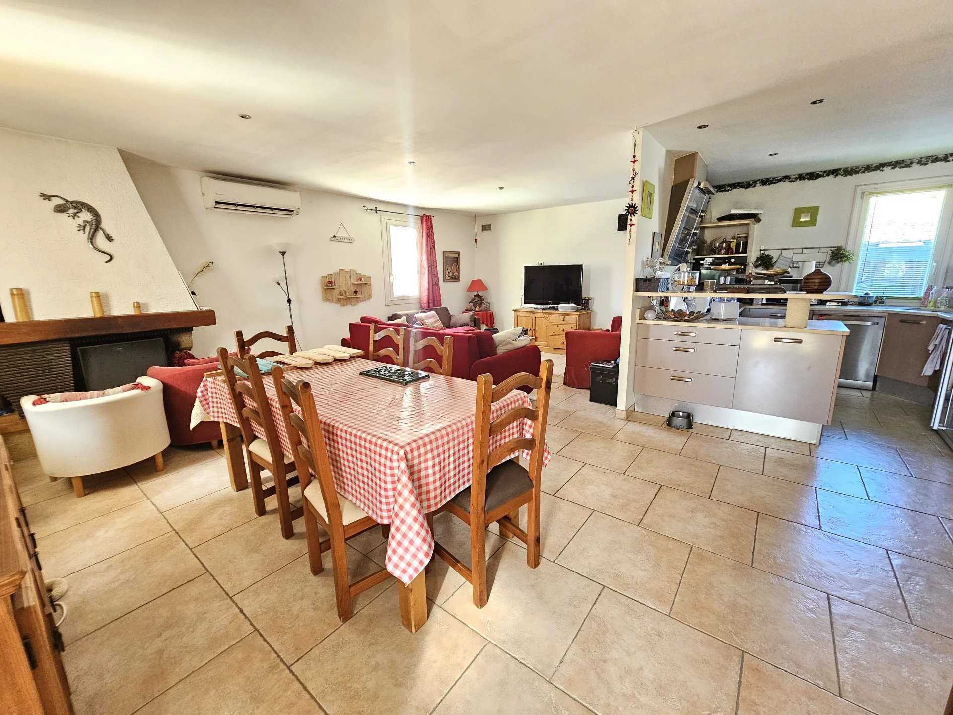 Rumah di Merindol, Provence-Alpes-Cote d'Azur 12630284