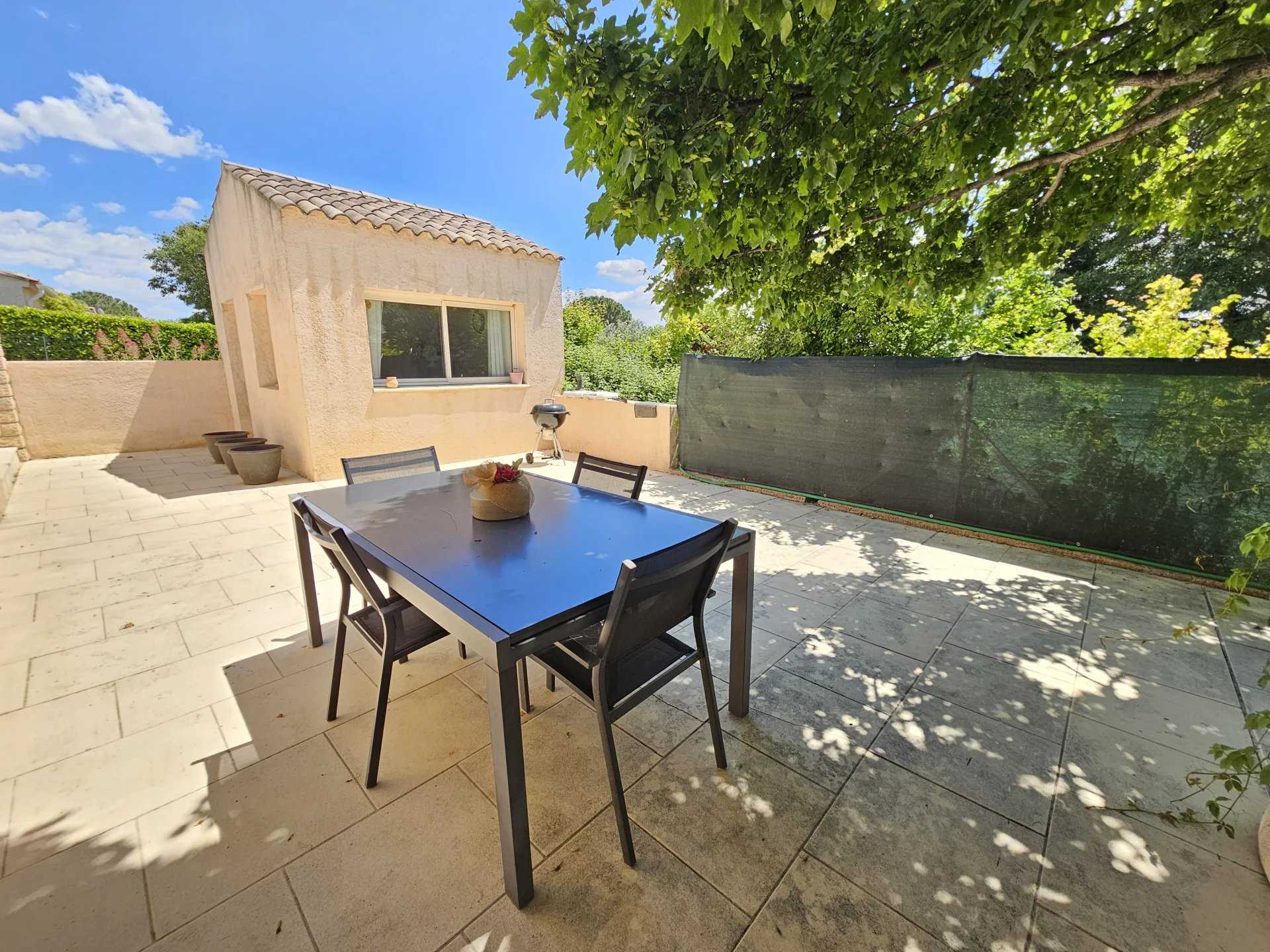 Hus i Merindol, Provence-Alpes-Cote d'Azur 12630284