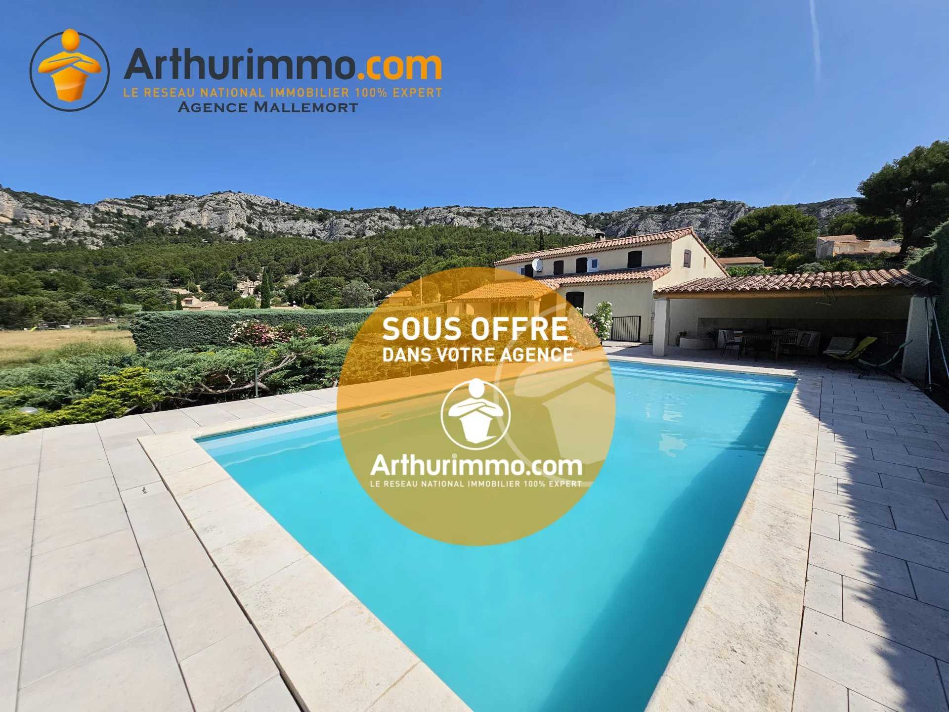 집 에 Merindol, Provence-Alpes-Cote d'Azur 12630286