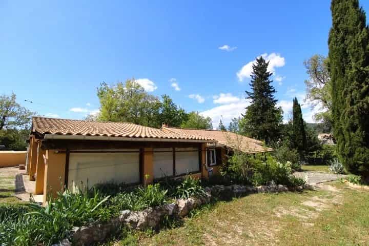 Huis in Forcalqueiret, Provence-Alpes-Cote d'Azur 12630421