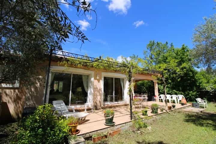 House in Neoules, Provence-Alpes-Cote d'Azur 12630425