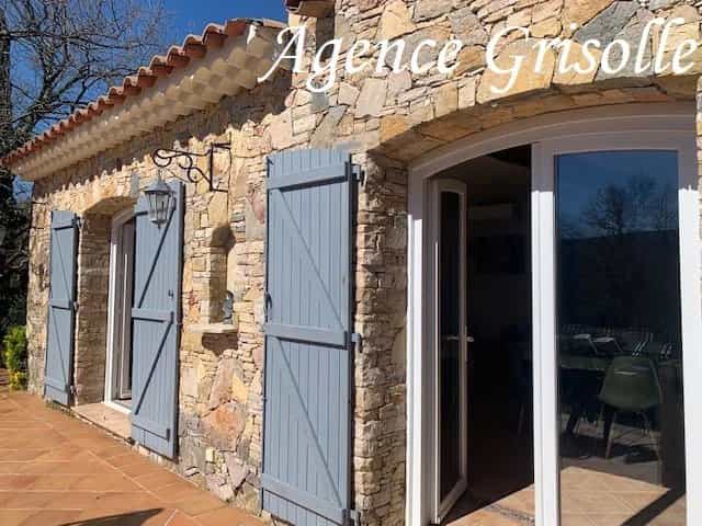 房子 在 Forcalqueiret, Provence-Alpes-Cote d'Azur 12630458
