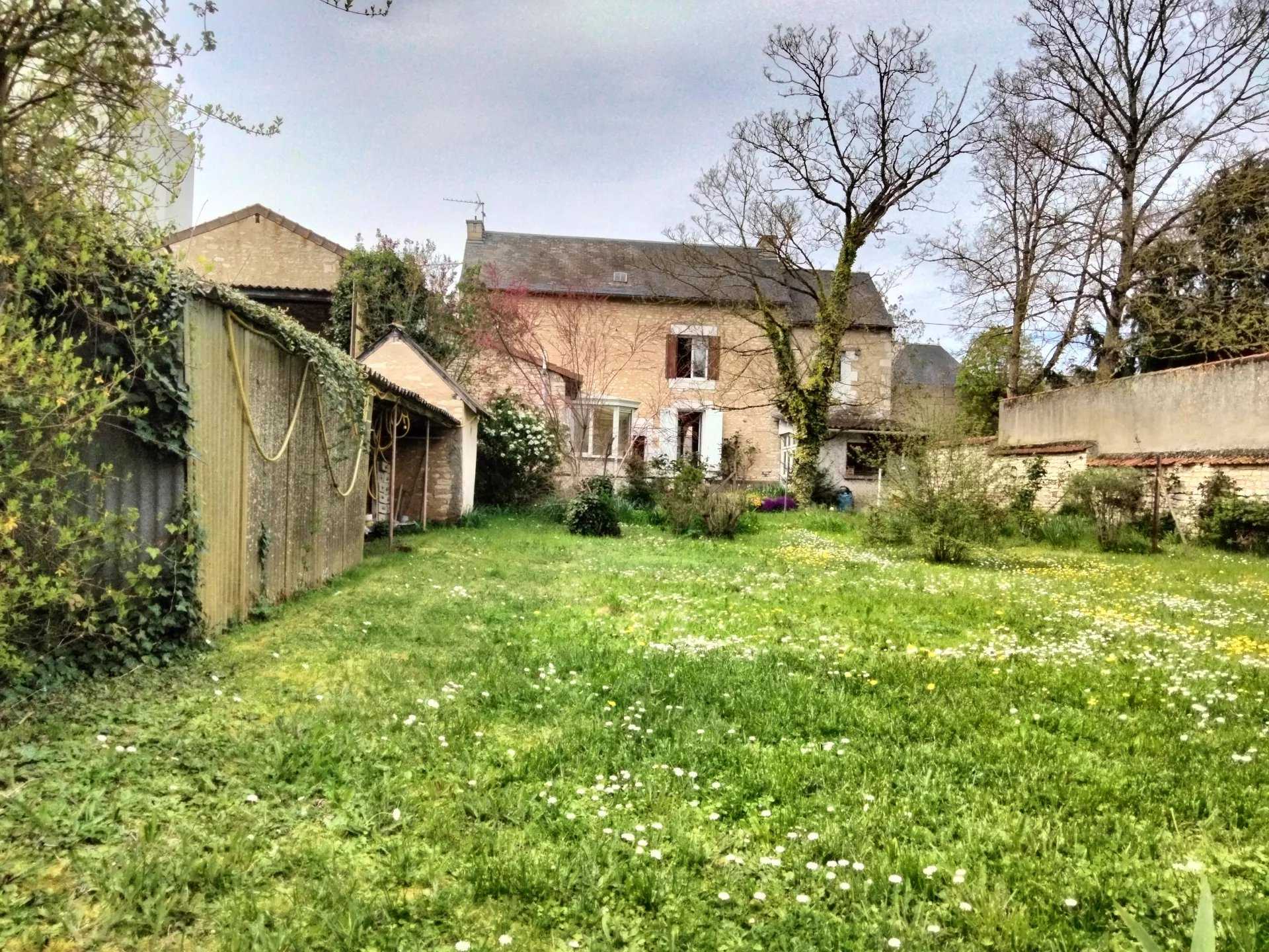 Haus im Neuville-de-Poitou, Neu-Aquitanien 12630564