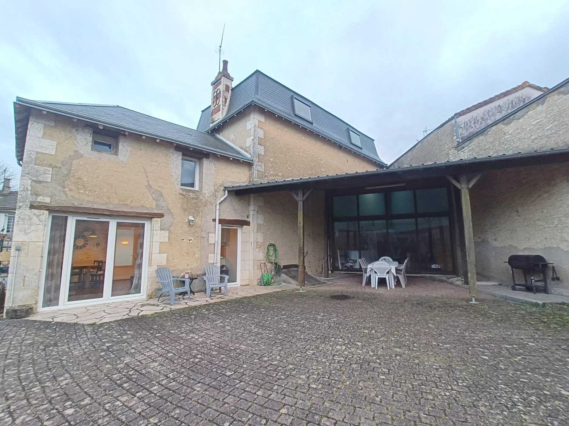 मकान में Champigny-le-Sec, Nouvelle-Aquitaine 12630567
