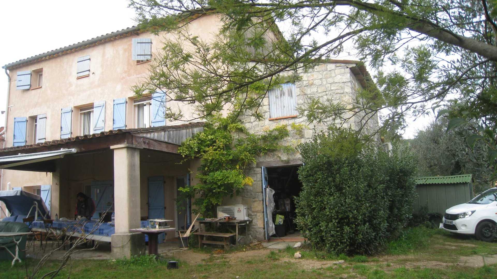 rumah dalam rumput, Provence-Alpes-Côte d'Azur 12630672