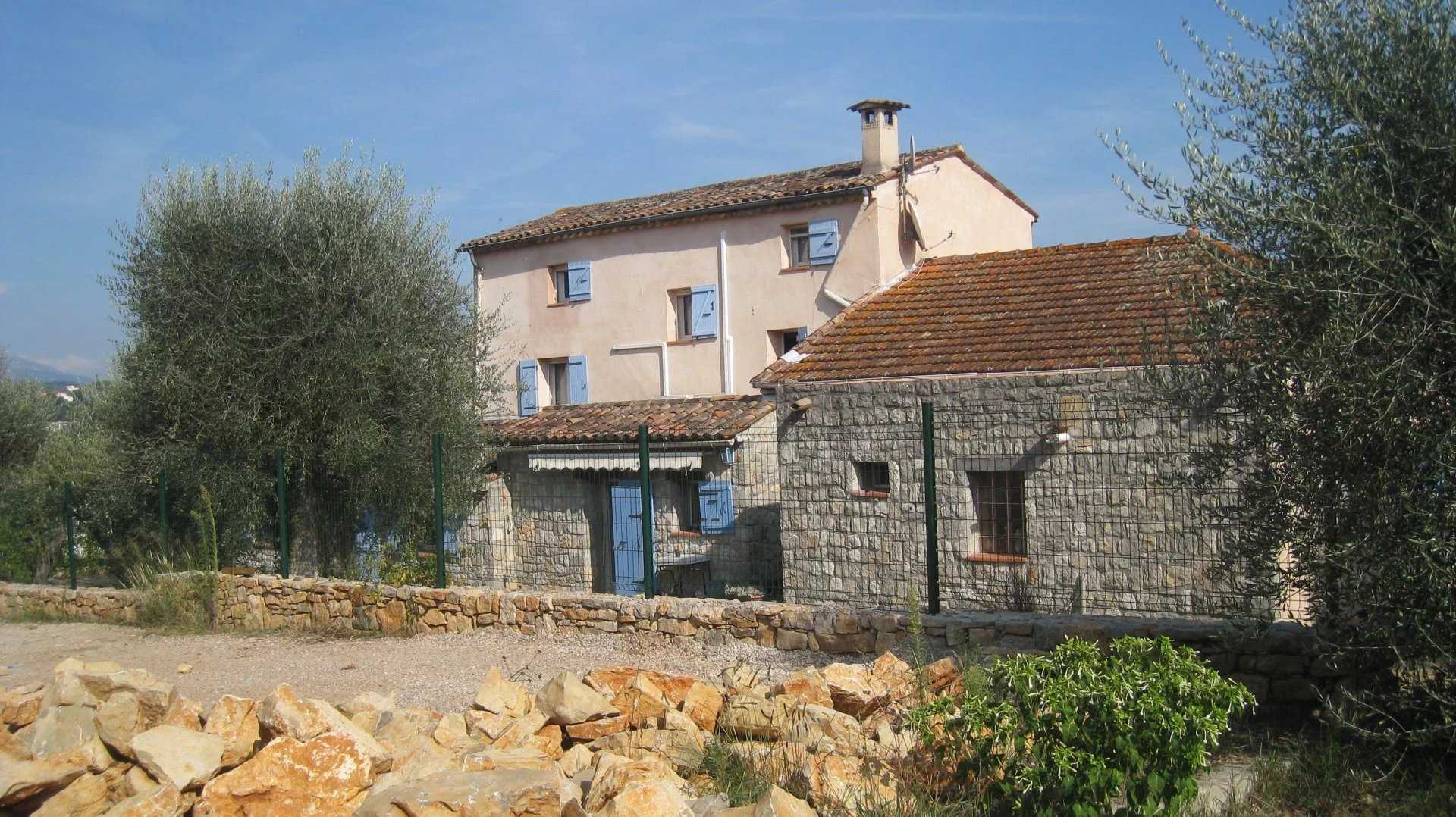 rumah dalam rumput, Provence-Alpes-Côte d'Azur 12630672