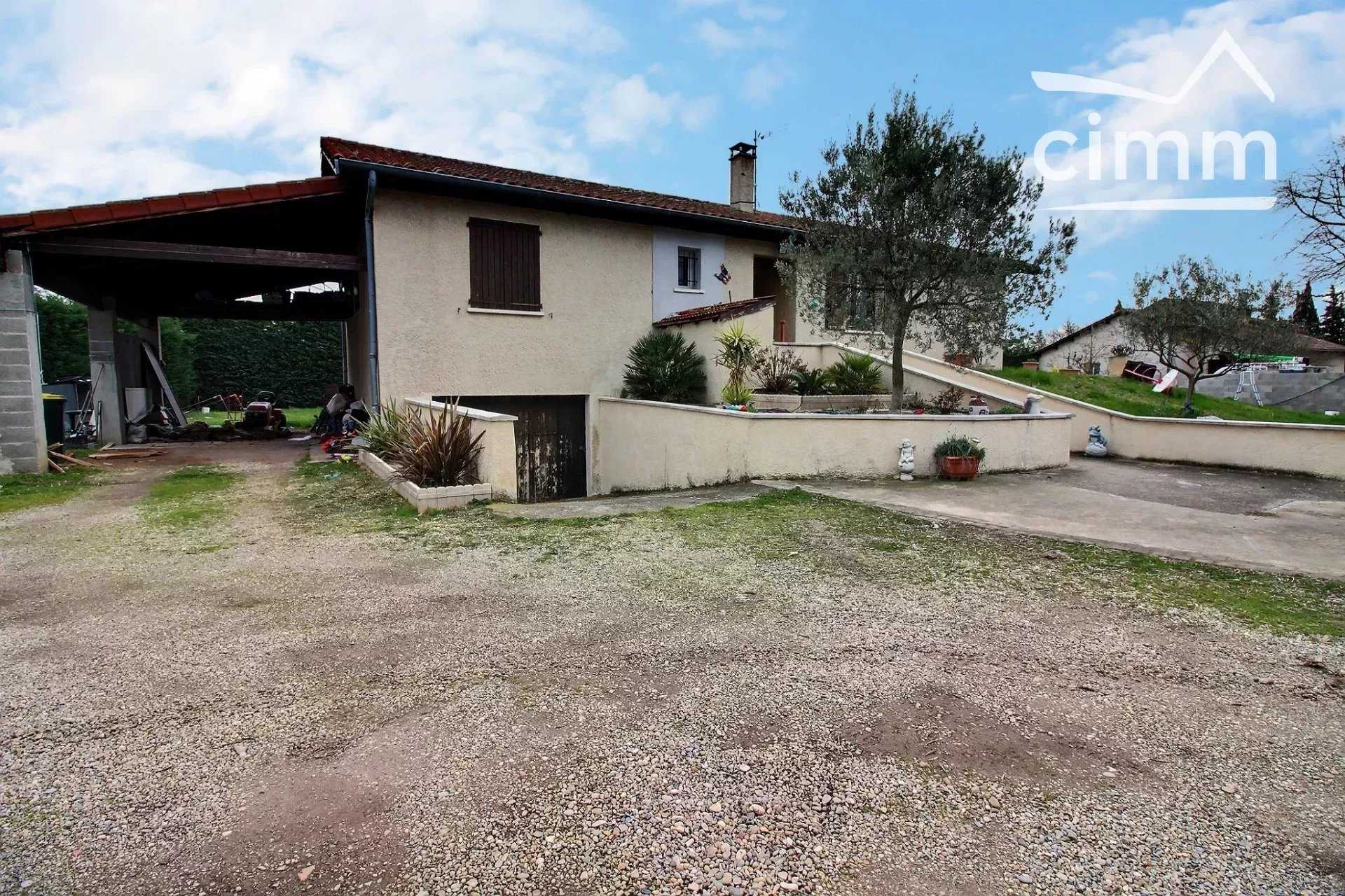 House in Saint-Maurice-l'Exil, Isère 12630773