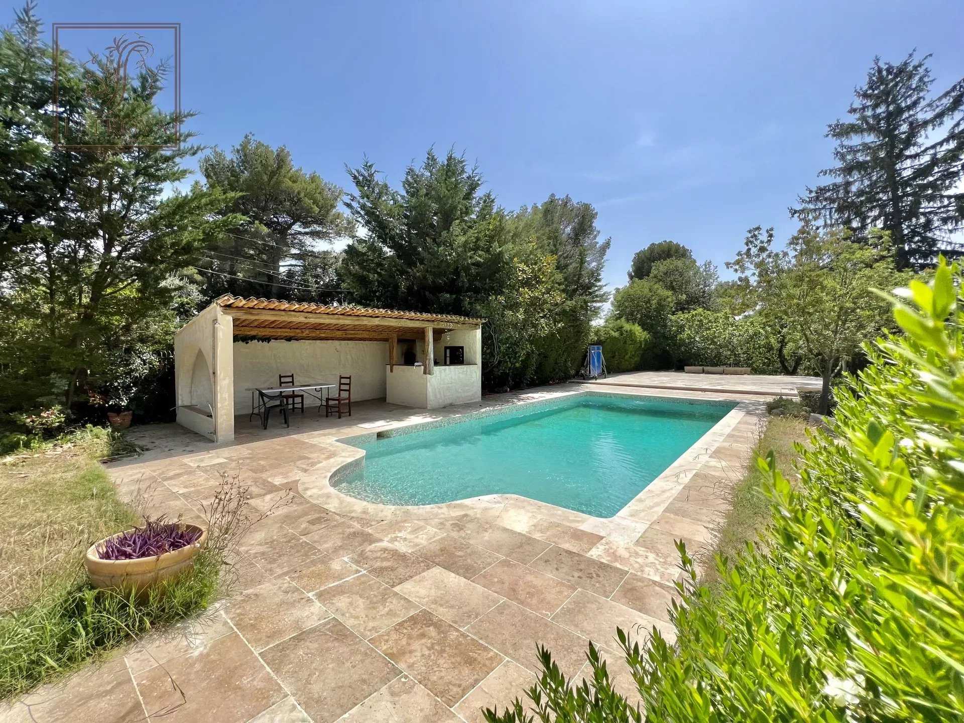 House in Roquefort-les-Pins, Alpes-Maritimes 12630894
