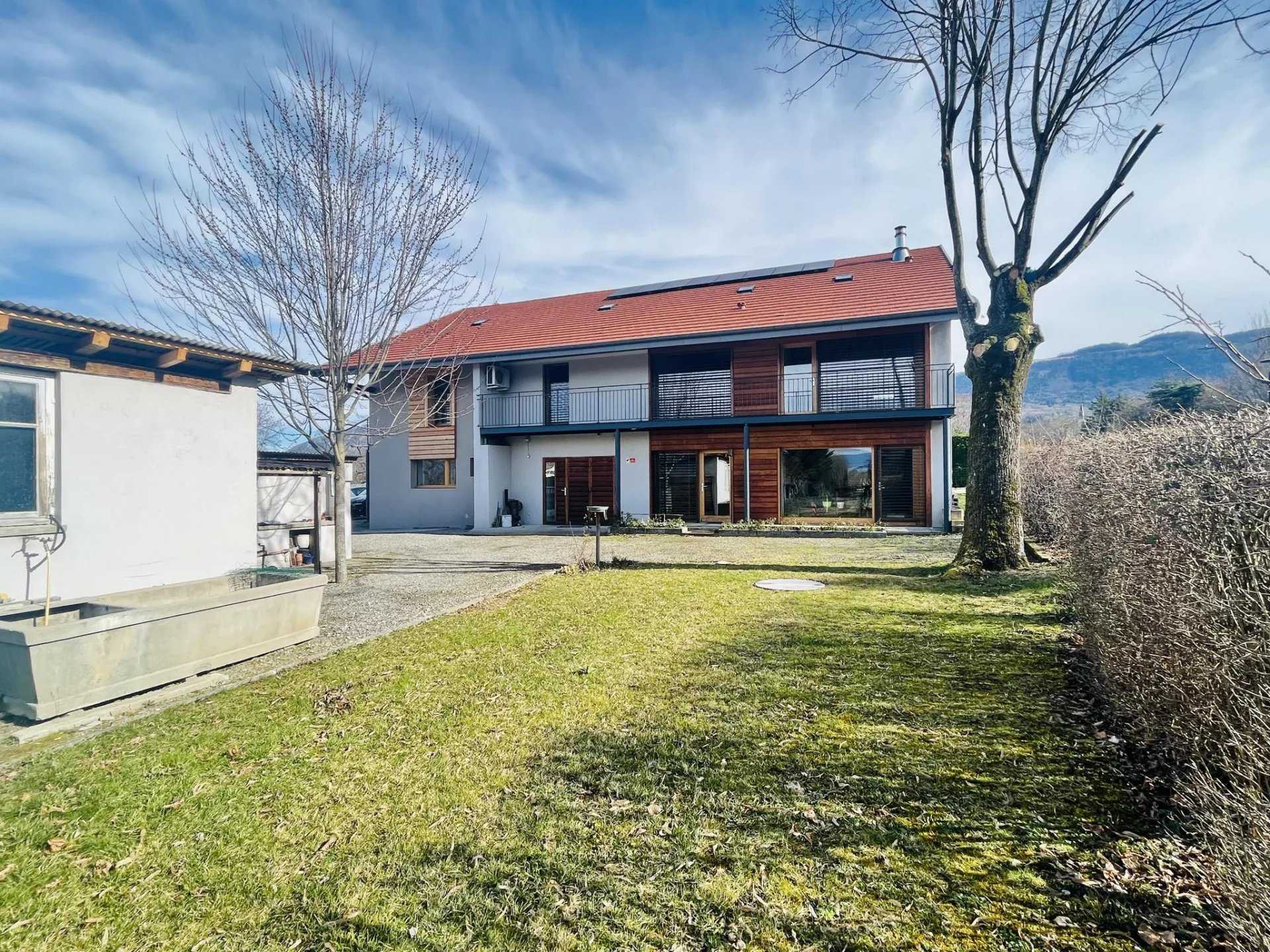 سكني في Neydens, Haute-Savoie 12630937