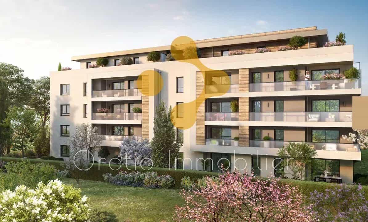 Condominium in Reignier, Auvergne-Rhone-Alpes 12630965