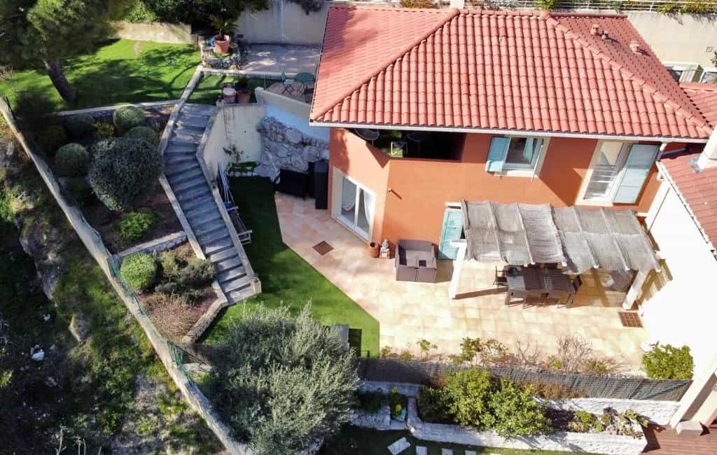 House in Eze, Provence-Alpes-Cote d'Azur 12631115