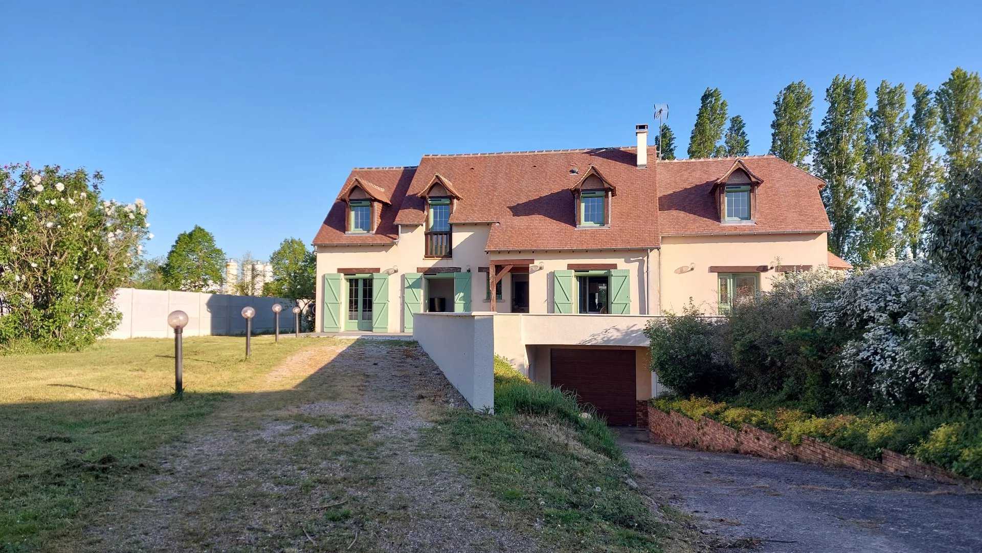 Talo sisään Joue-les-Tours, Keskusta - Val de Loire 12631205