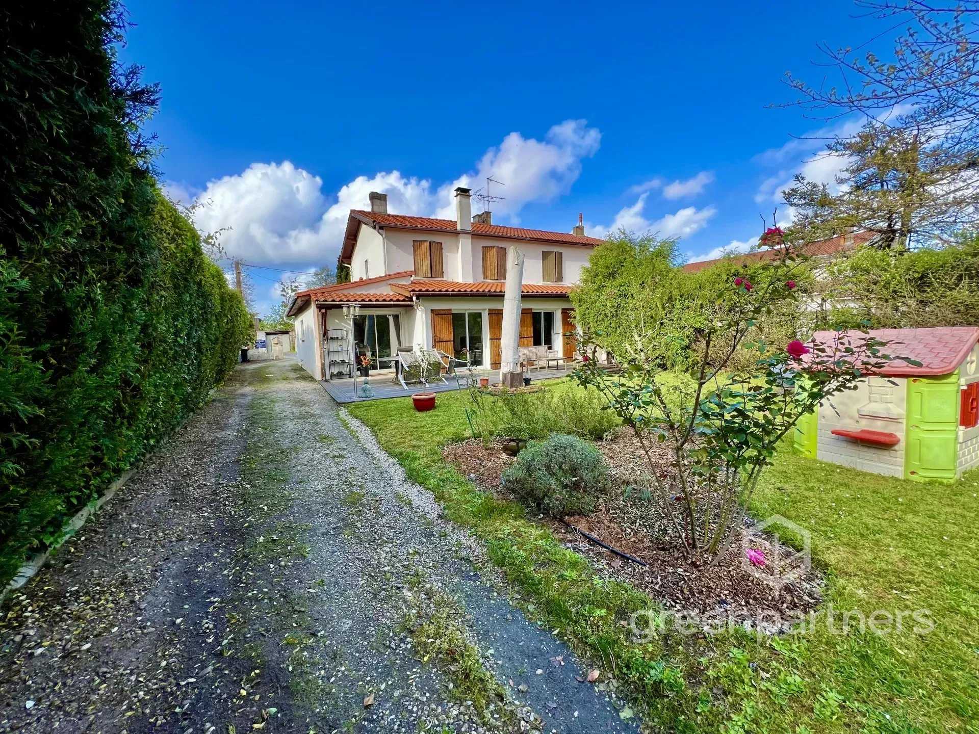 σπίτι σε Merignac, Nouvelle-Aquitaine 12631324