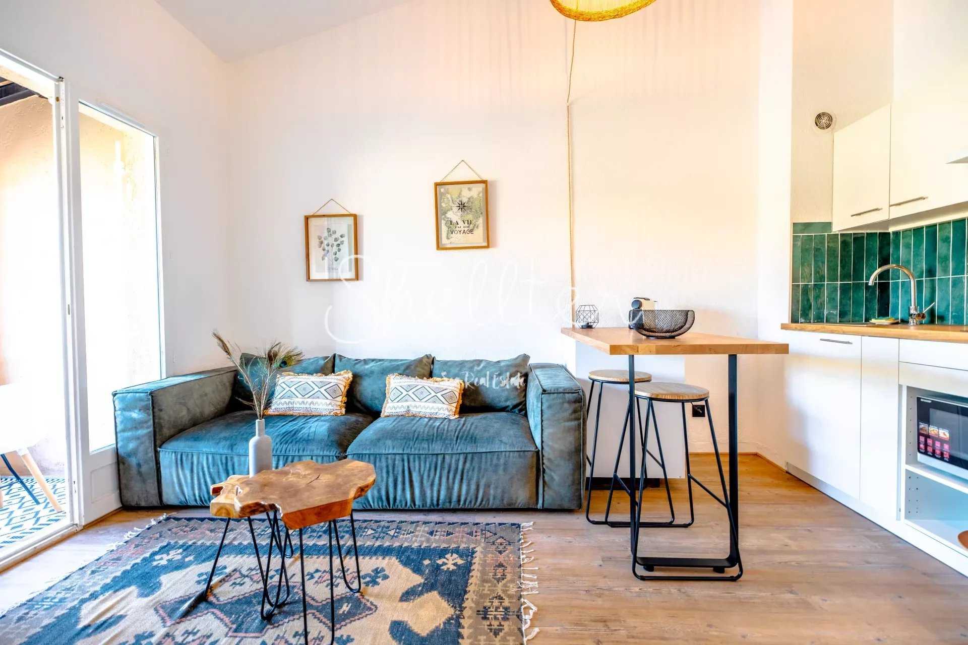 公寓 在 Cogolin, Provence-Alpes-Cote d'Azur 12631328