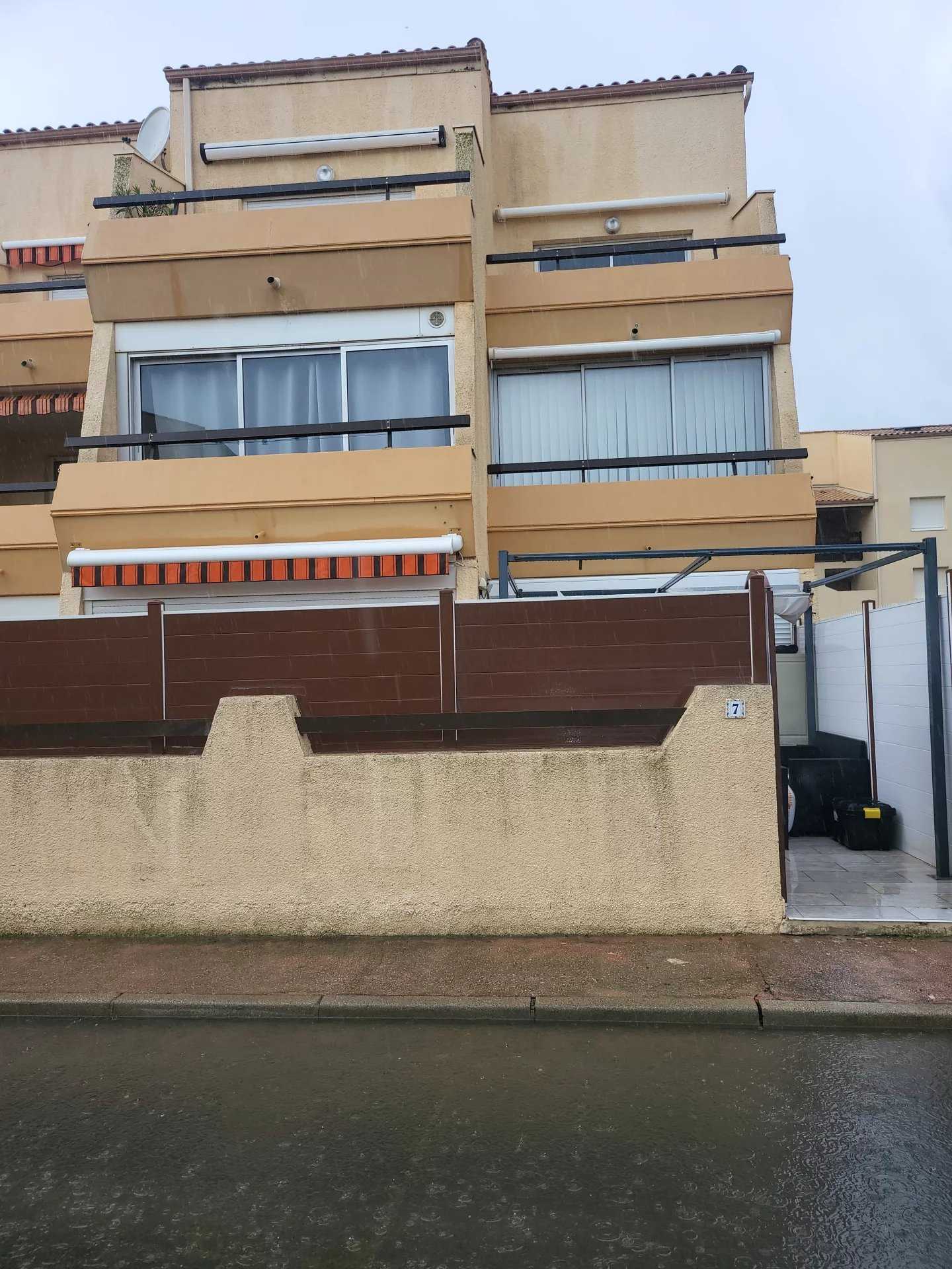 Condominium in Marseillan, Hérault 12631762
