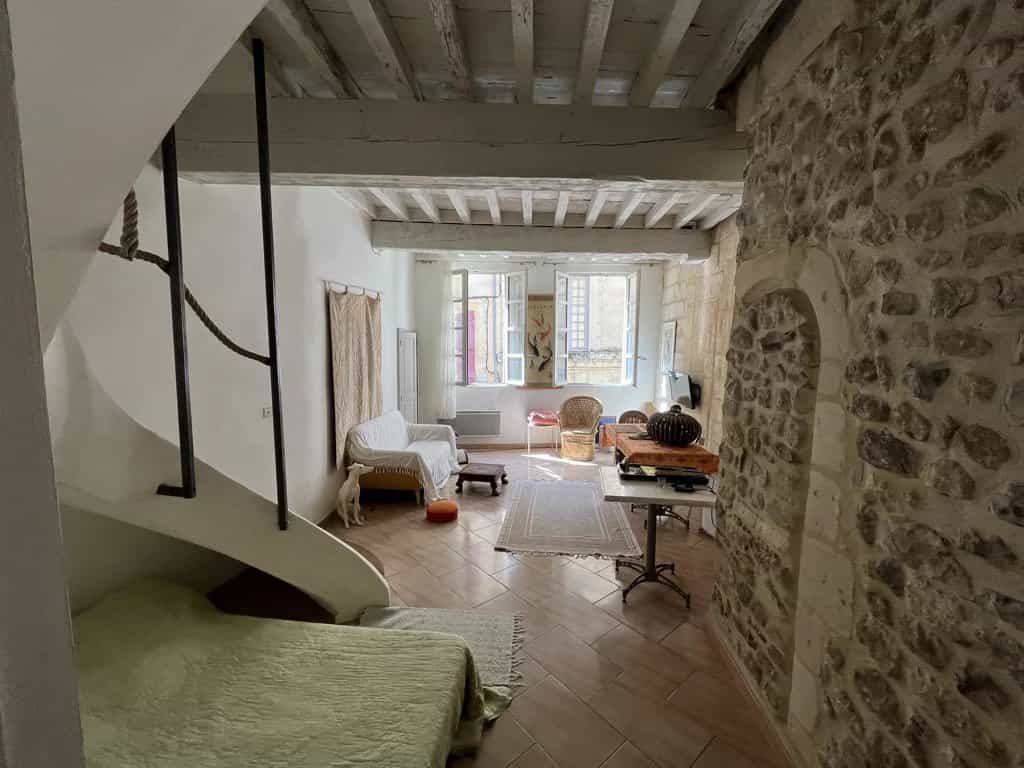 Andet i Arles, Provence-Alpes-Cote d'Azur 12631843