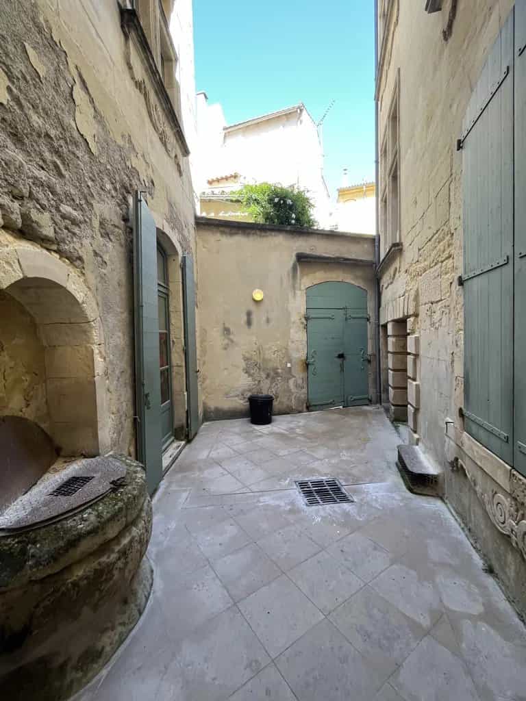 Квартира в Arles, Provence-Alpes-Cote d'Azur 12631851