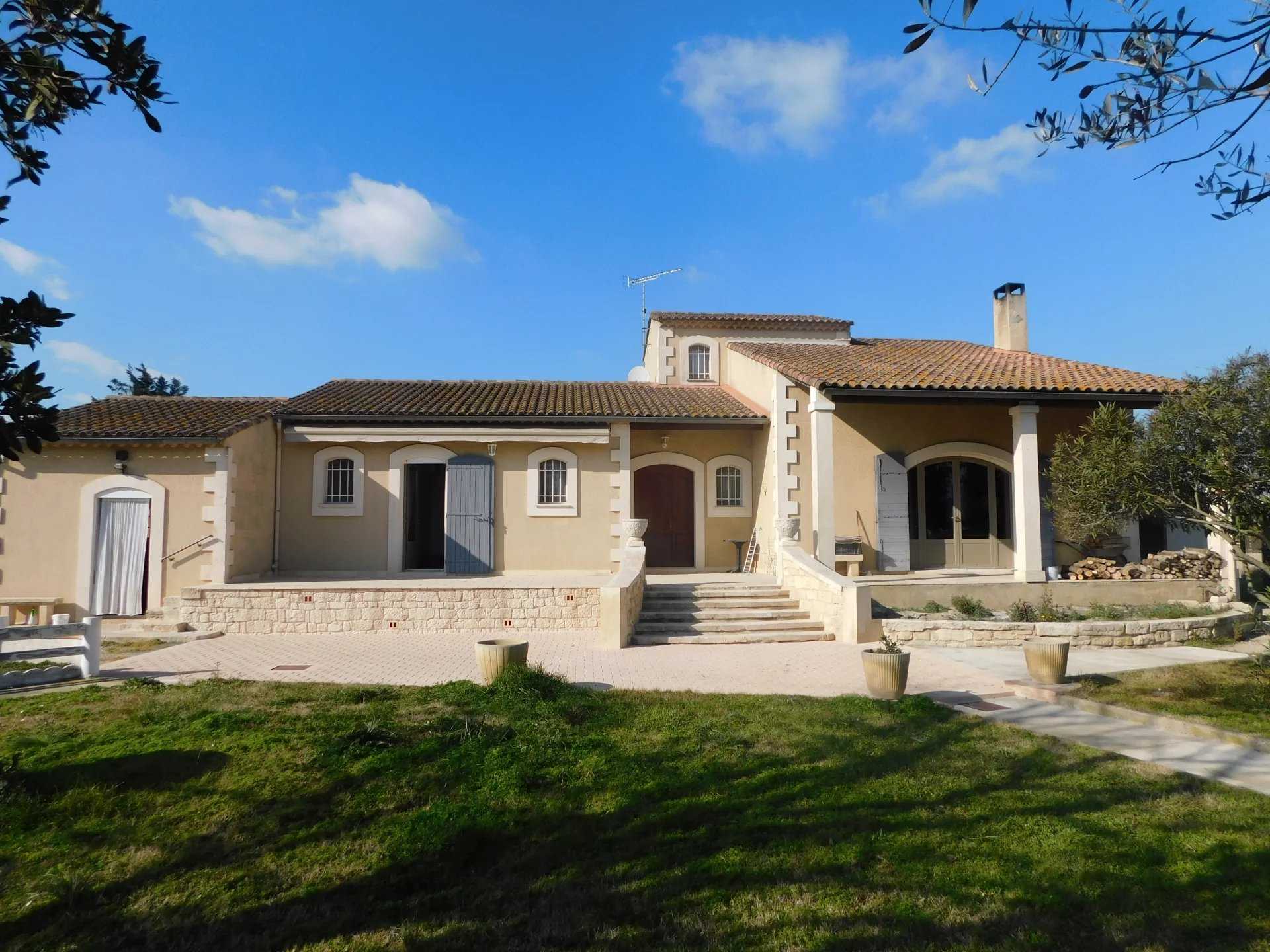 Casa nel Arles, Bouches-du-Rhône 12631860