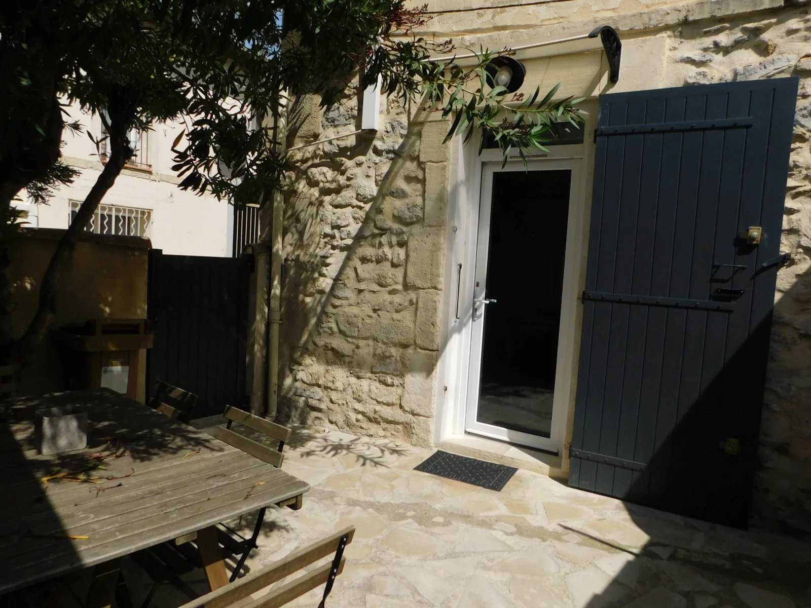 منازل متعددة في Arles, Bouches-du-Rhône 12631866