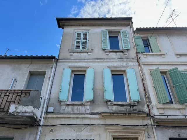 Plusieurs maisons dans Arles, Bouches-du-Rhône 12631870