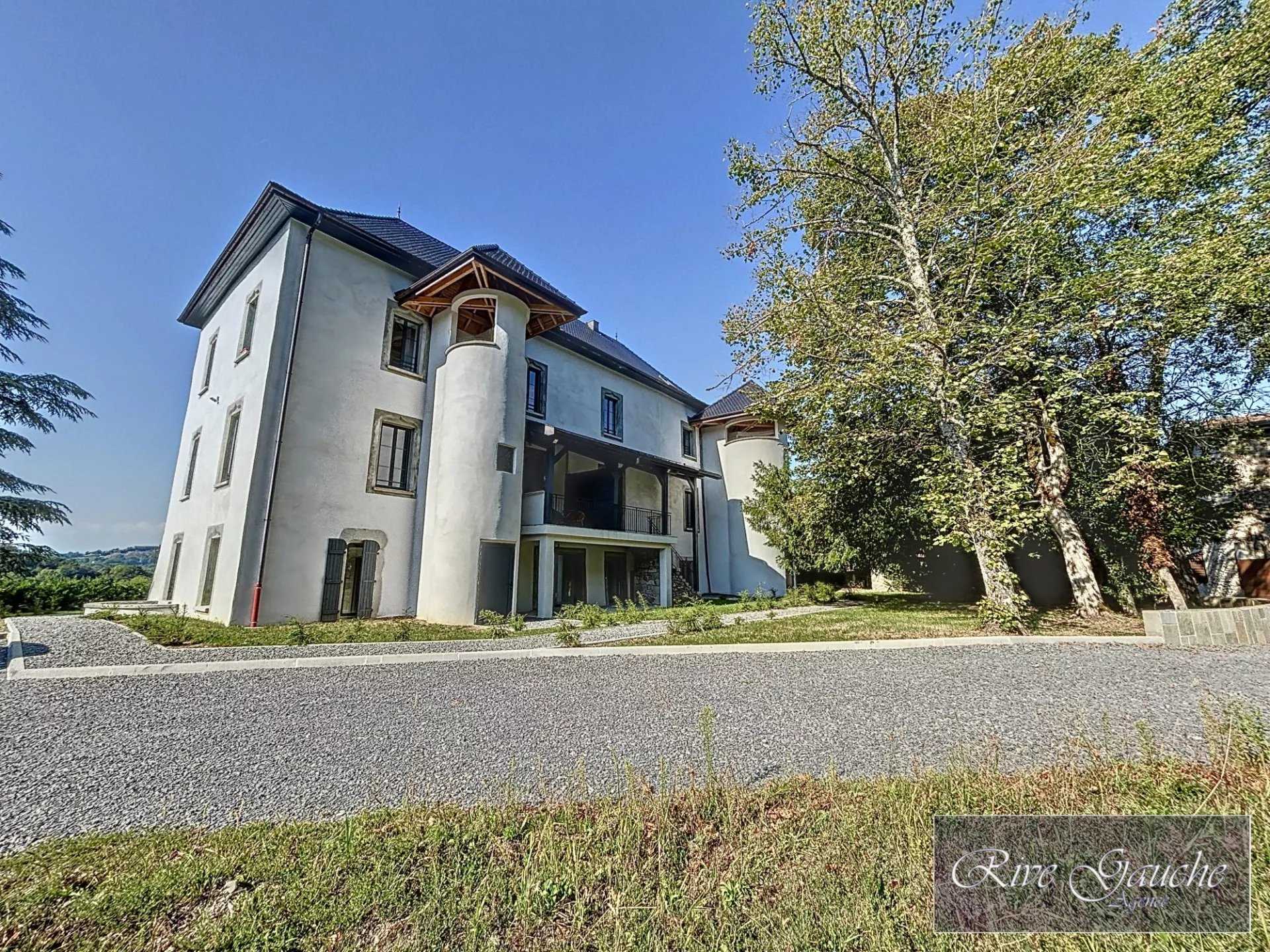 Haus im Thonon-les-Bains, Haute-Savoie 12631886