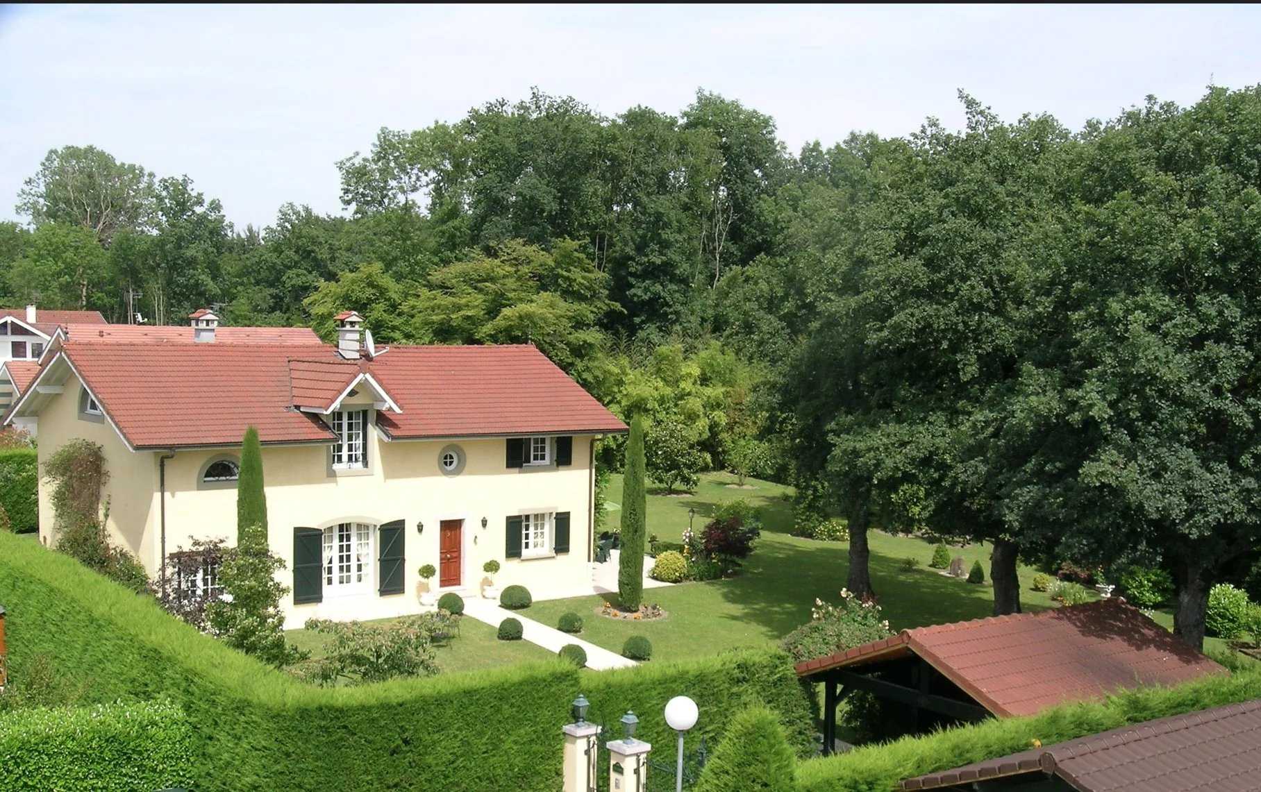 房子 在 Chens-sur-Leman, 奥弗涅-罗纳-阿尔卑斯大区 12631897