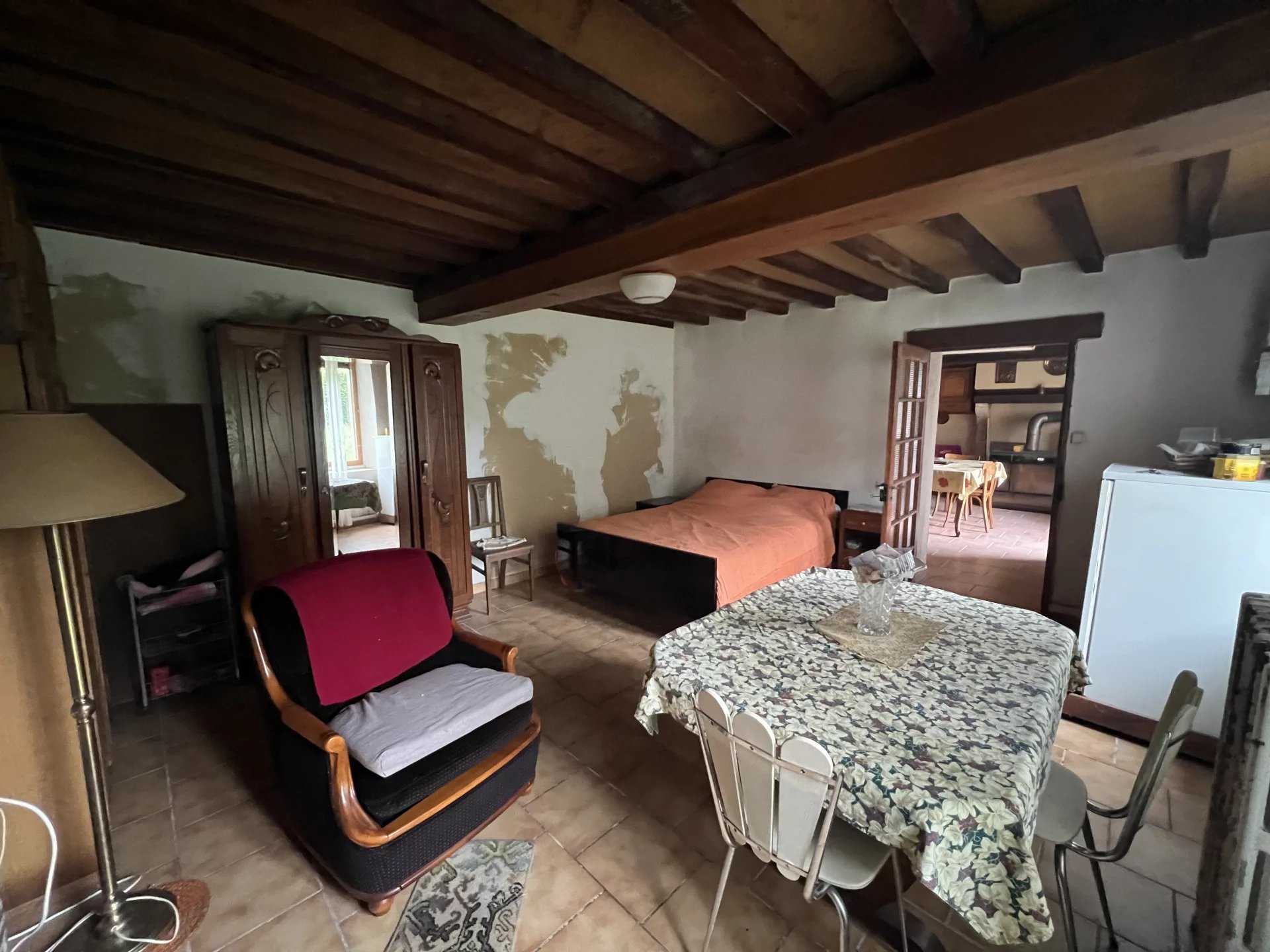 Talo sisään Lindry, Bourgogne-Franche-Comte 12631901