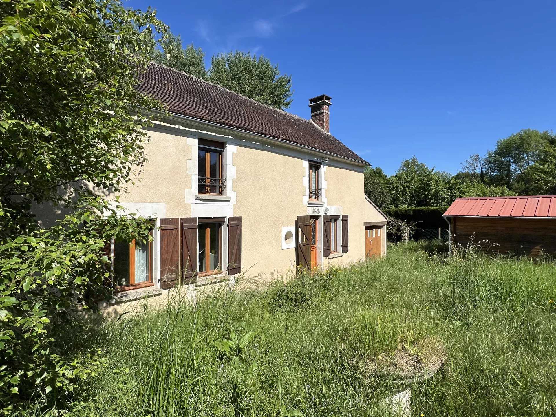 House in Lindry, Bourgogne-Franche-Comte 12631901