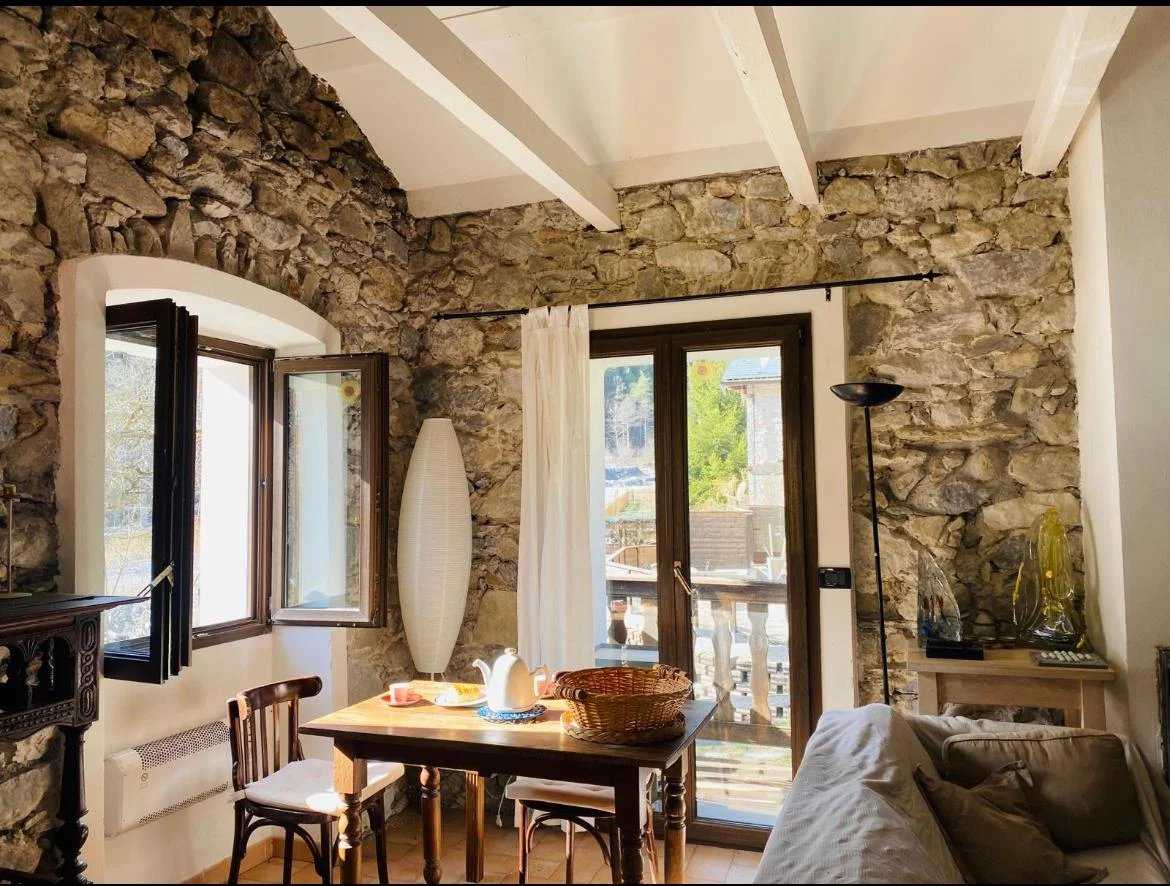 Osakehuoneisto sisään Tende, Provence-Alpes-Cote d'Azur 12631915