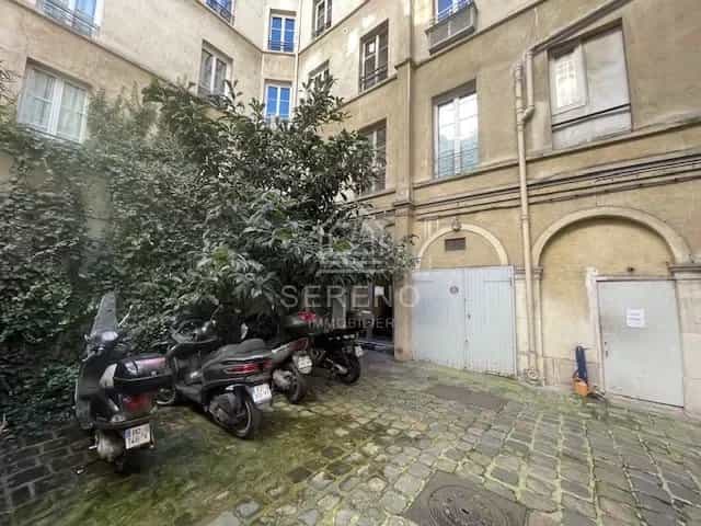 Résidentiel dans Paris 9ème, Paris 12631944