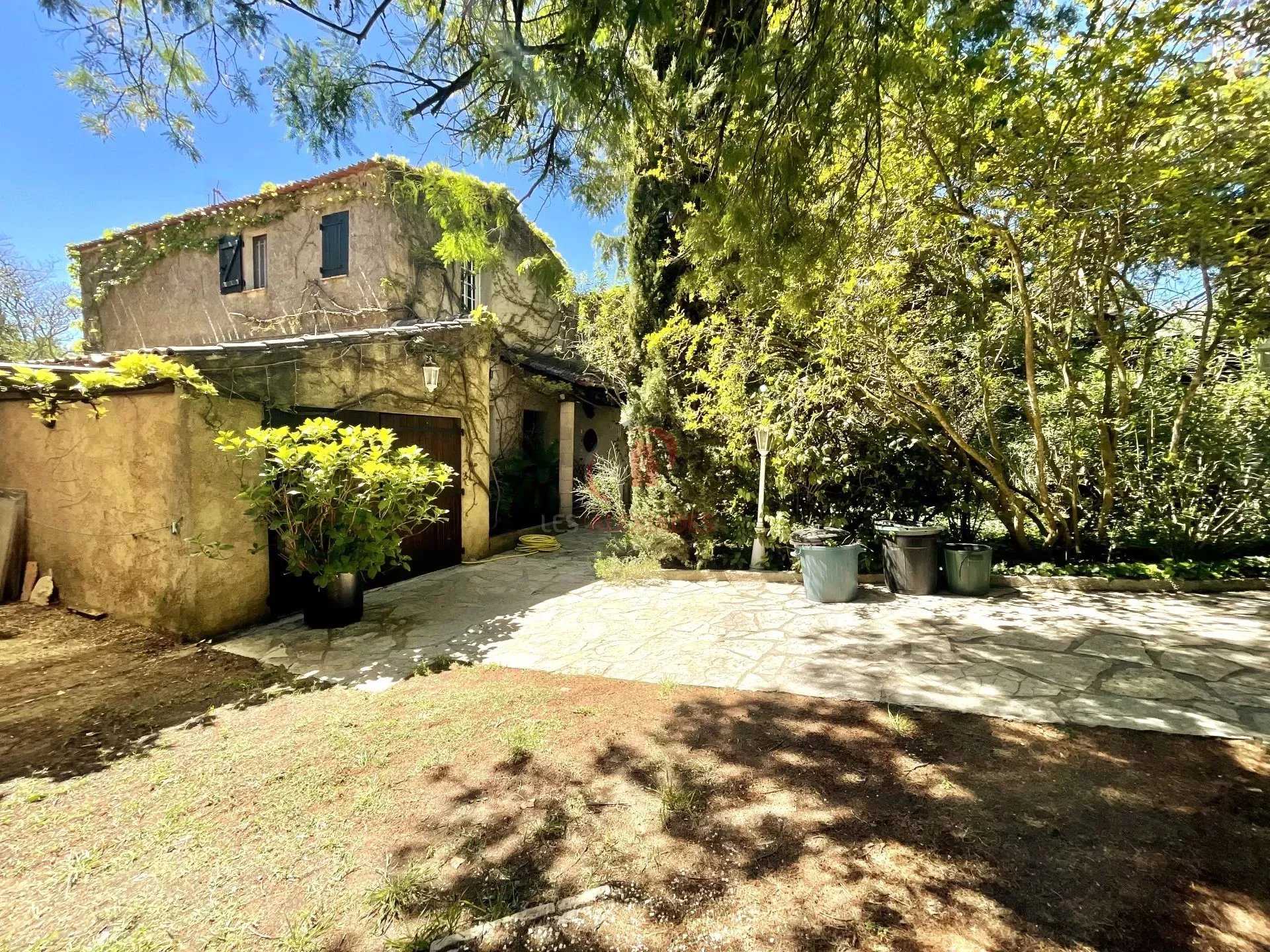 rumah dalam Le Beausset, Provence-Alpes-Cote d'Azur 12631973