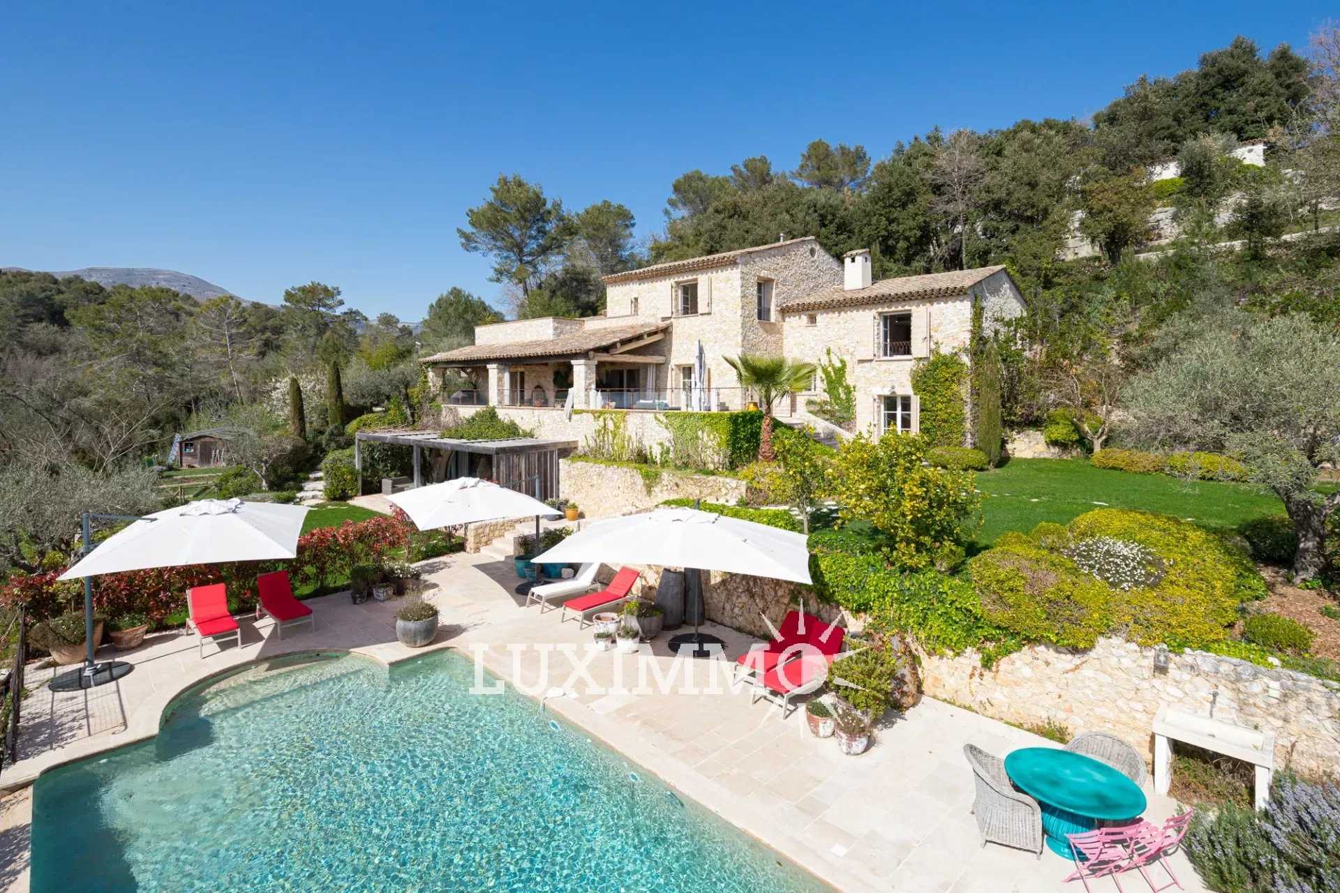 Rumah di La Colle-sur-Loup, Provence-Alpes-Cote d'Azur 12632010