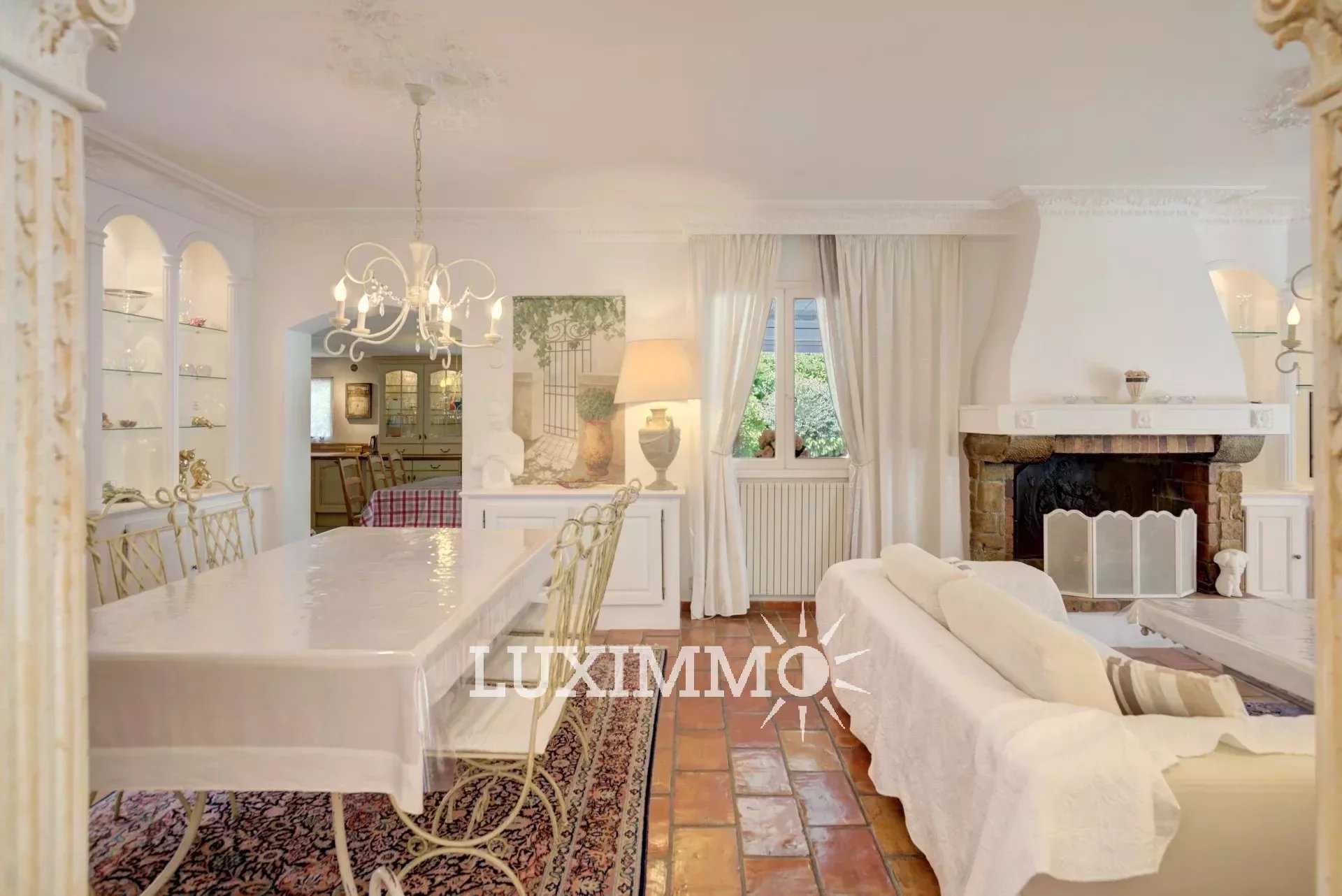 House in Mougins, Alpes-Maritimes 12632012