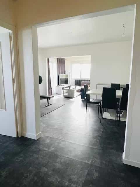 公寓 在 Evian-les-Bains, Auvergne-Rhone-Alpes 12632118
